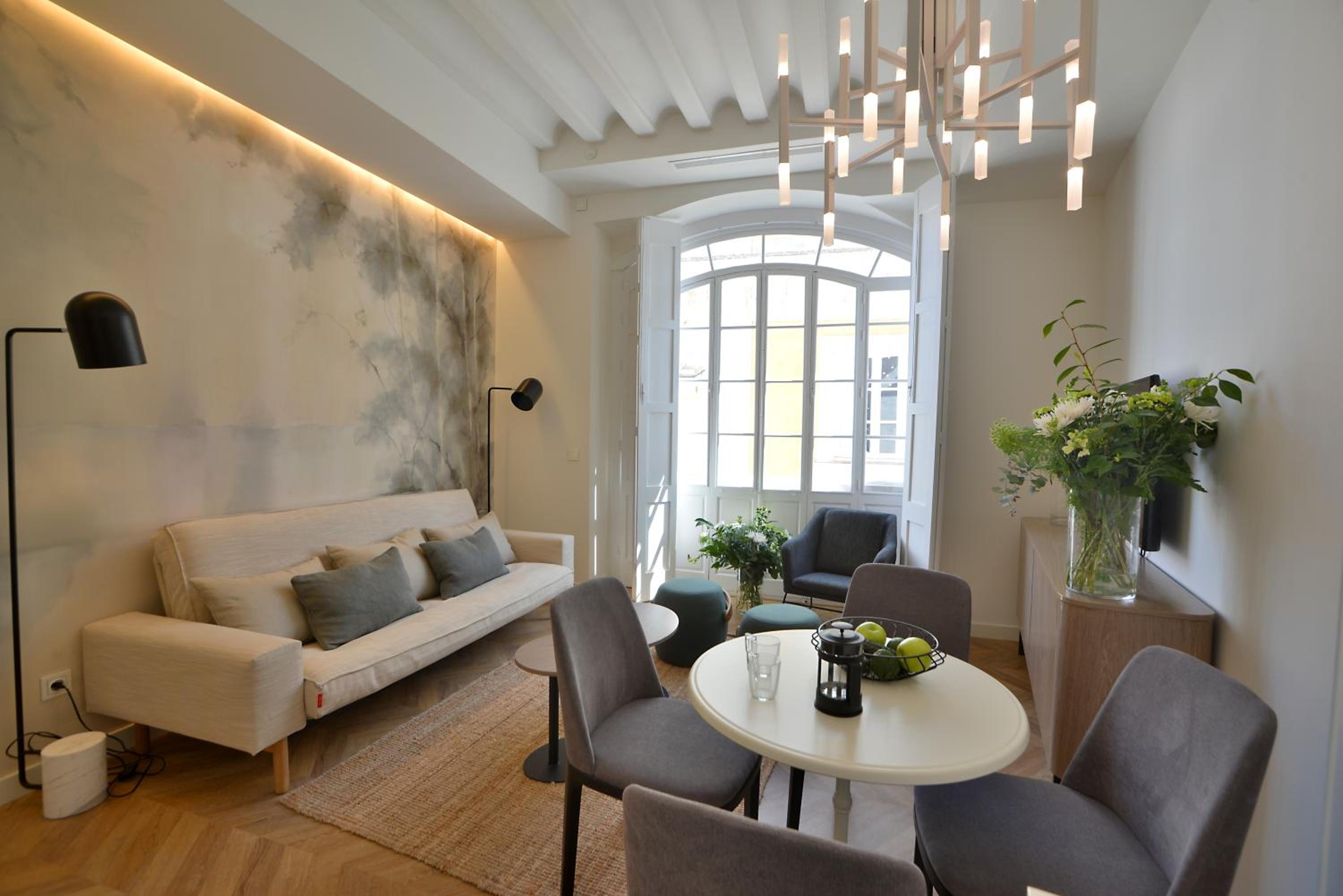 One-Bedroom Apartment - Photo 7