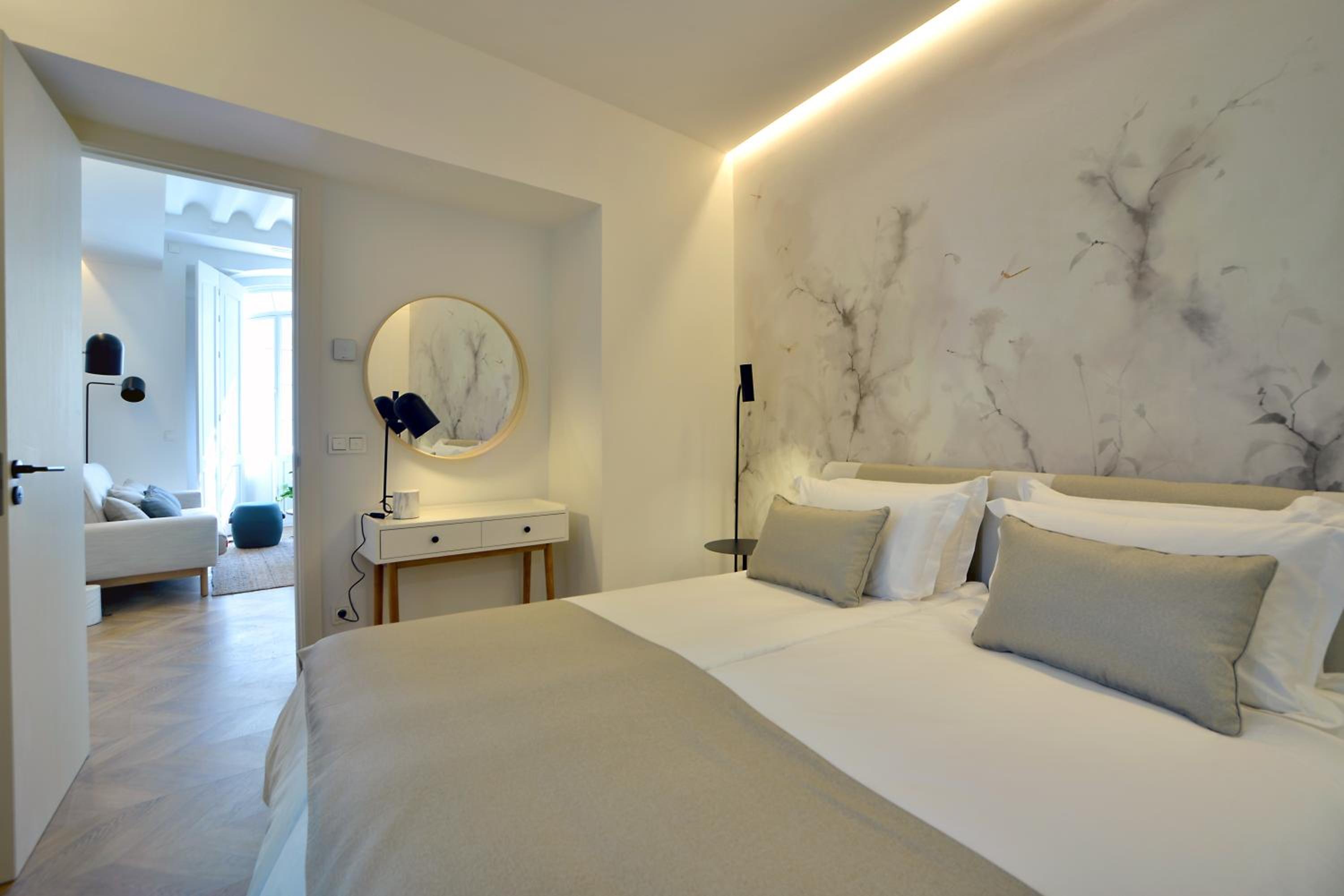 One-Bedroom Apartment - Photo 9