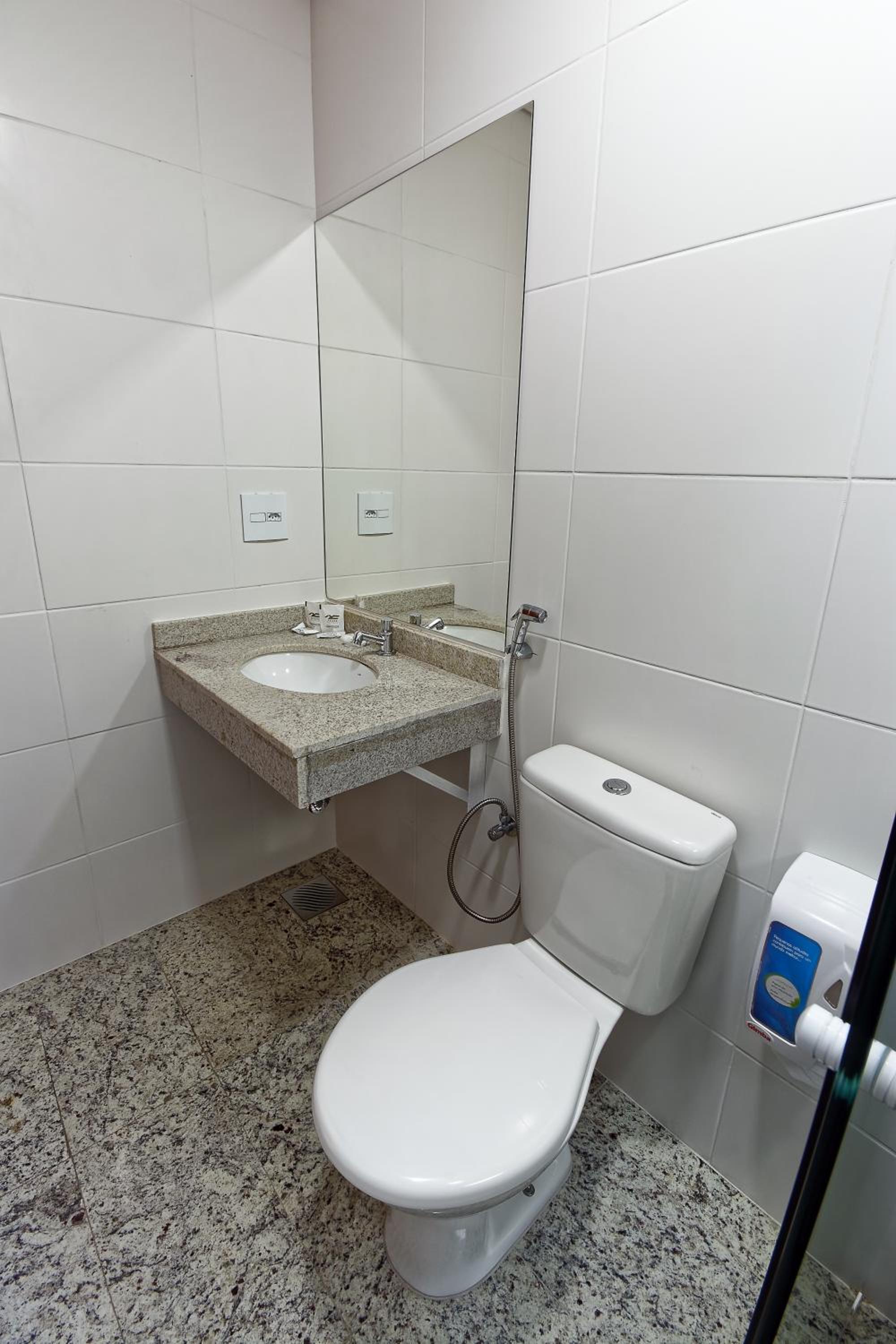 Standard Single Room - Photo 6