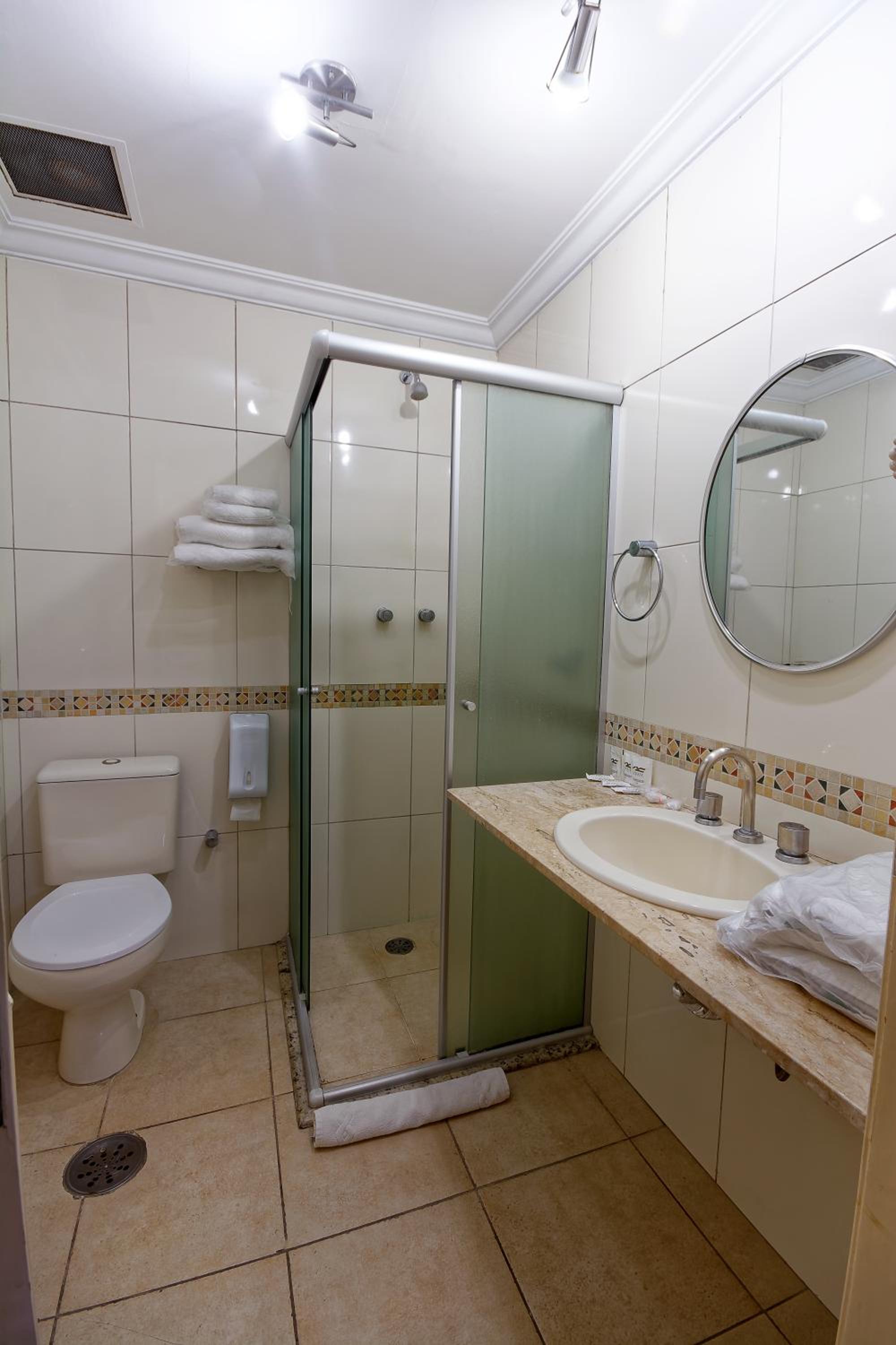 Standard Room with One Double Bed - Photo 14