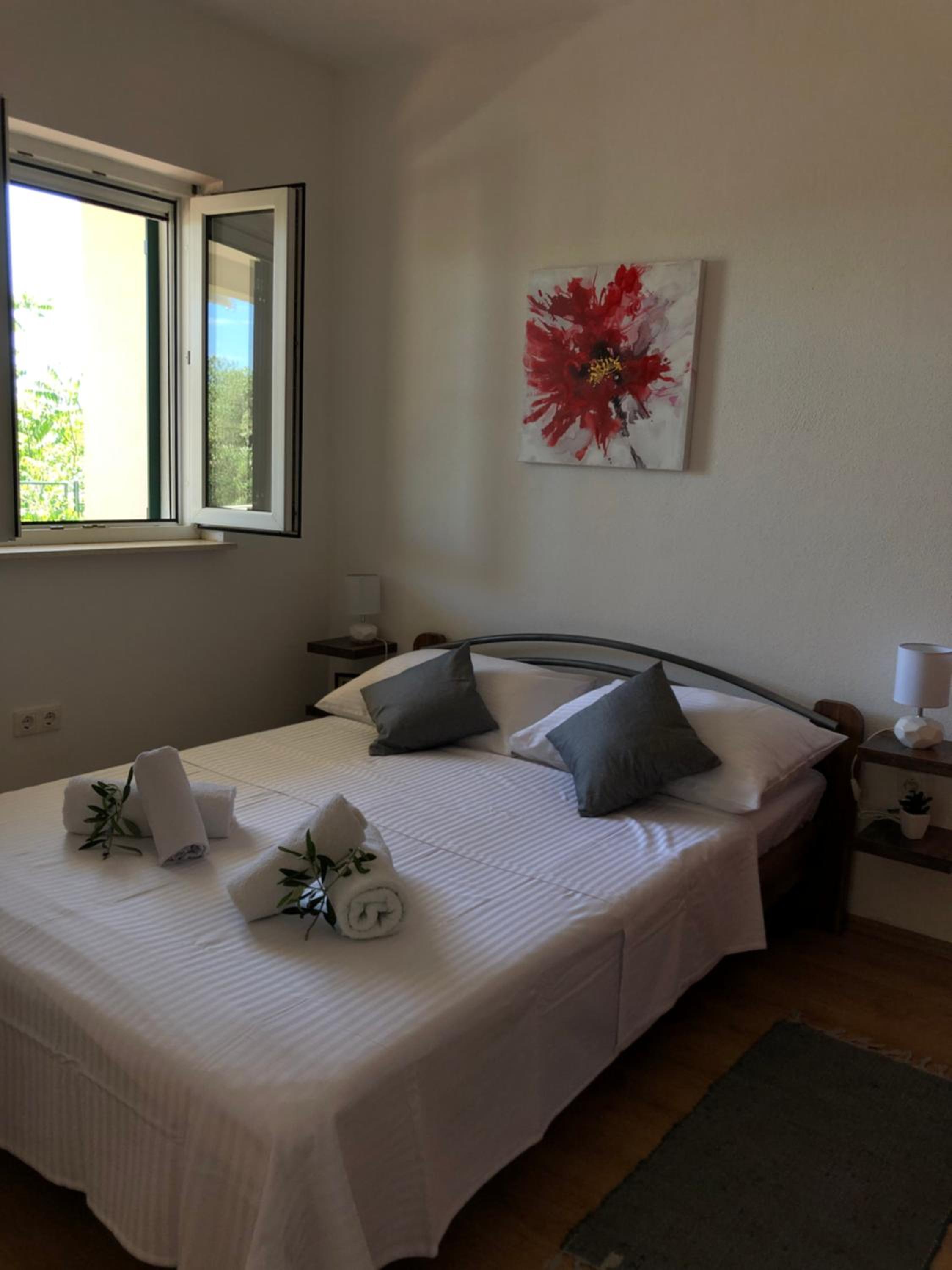 Studio Apartment - Photo 9