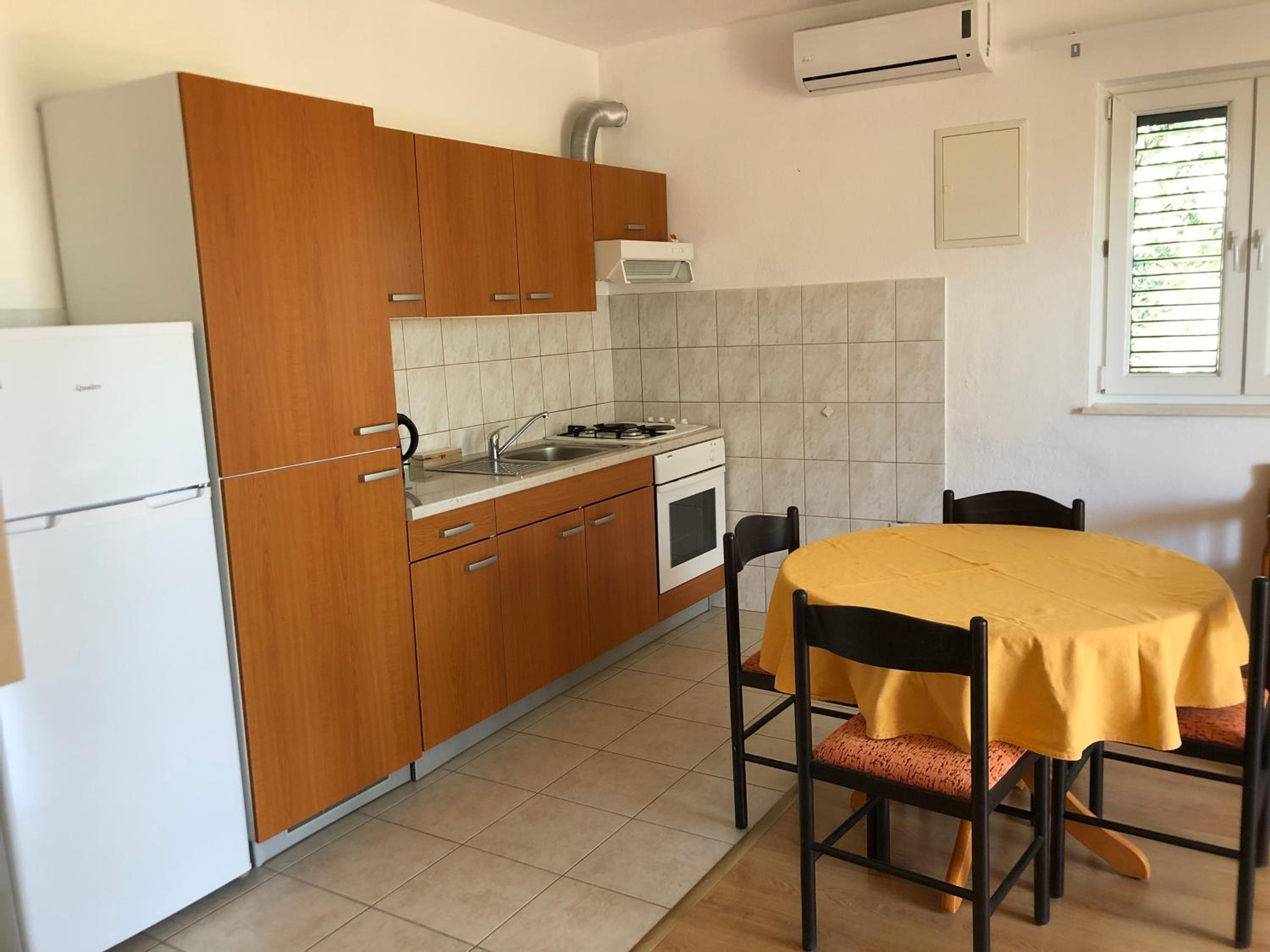 Studio Apartment - Photo 3