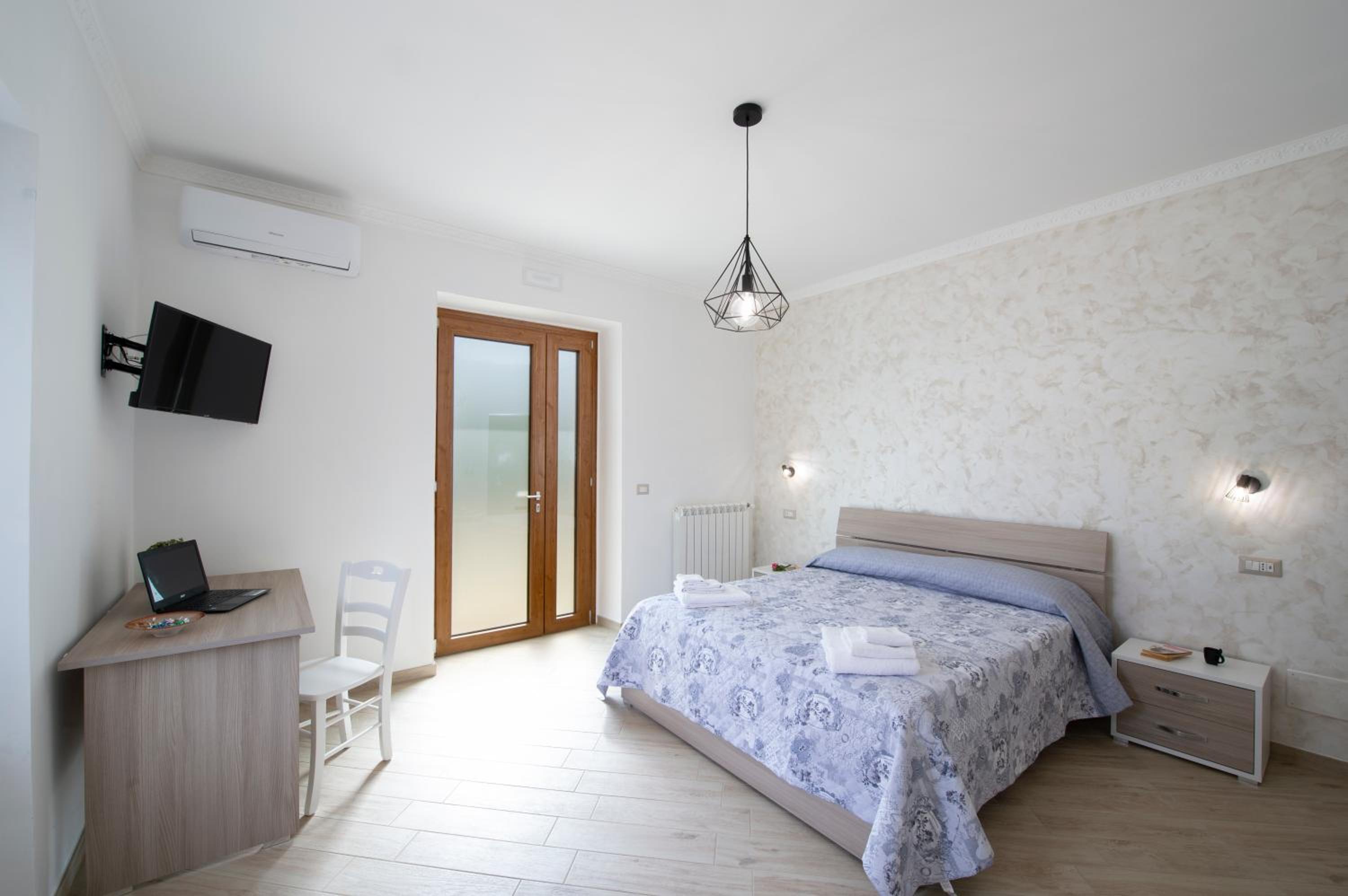 Triple Room - Photo 6