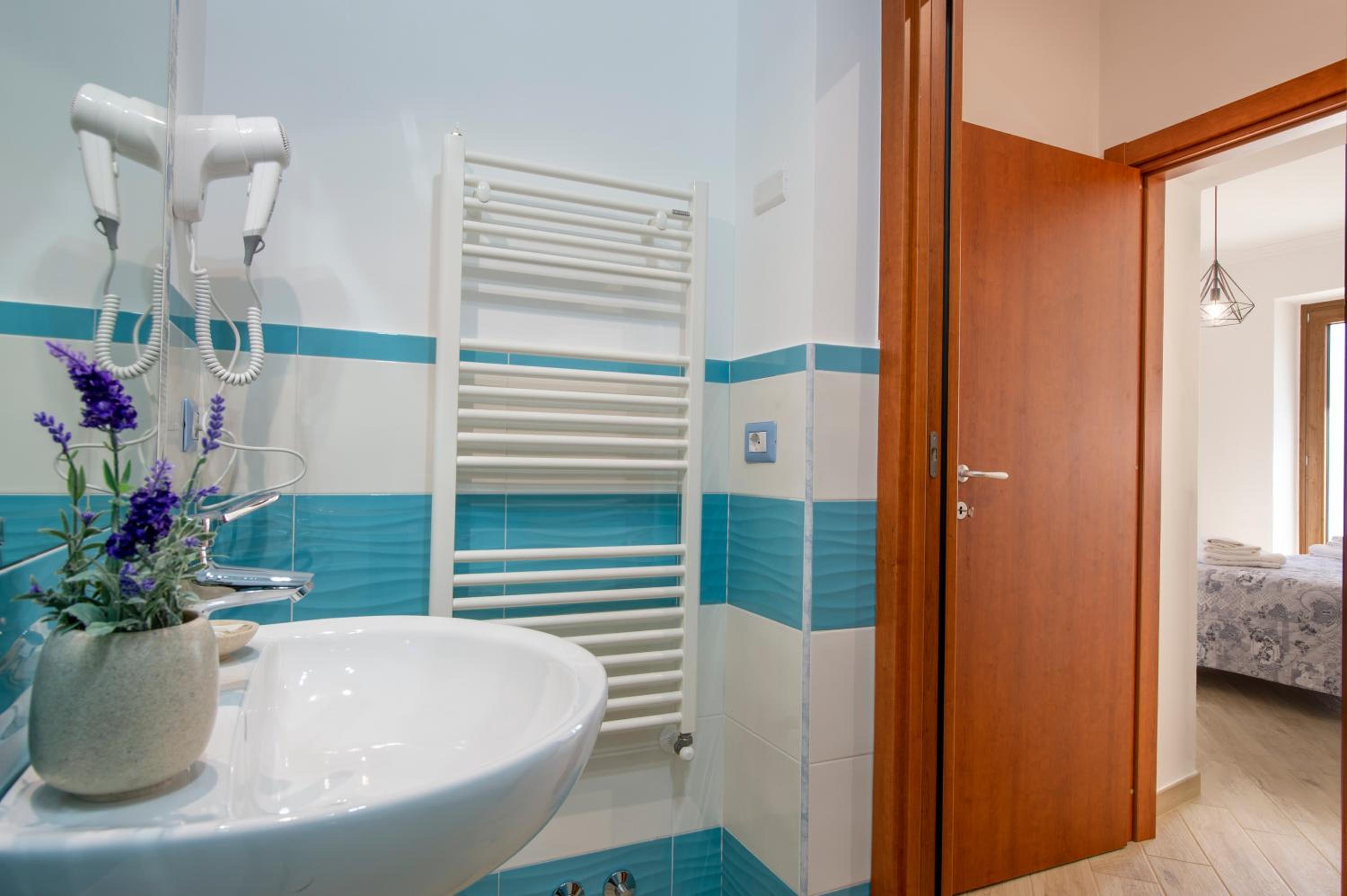 Triple Room - Photo 8