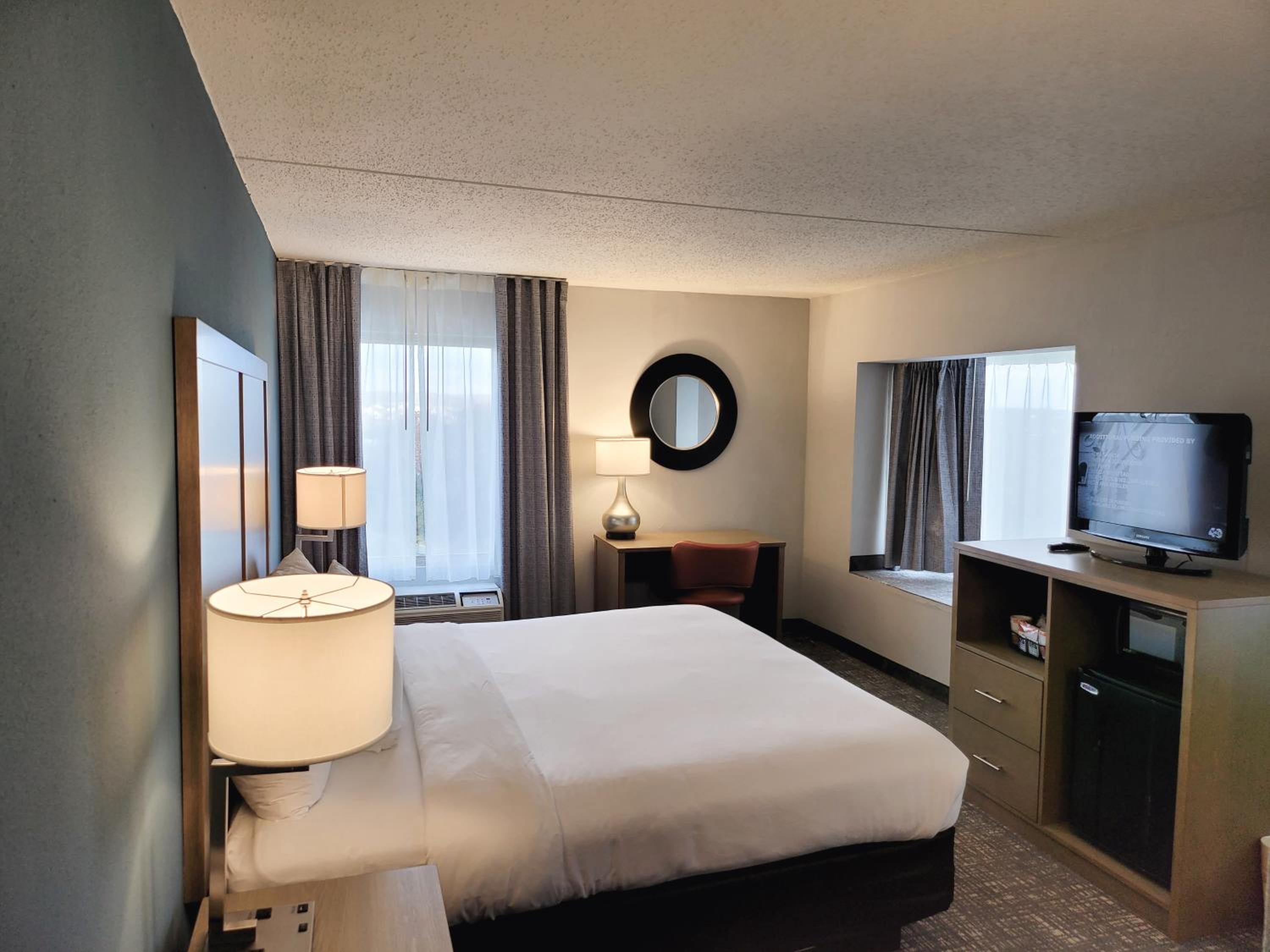 King Corner Room - Non-Smoking - Photo 2