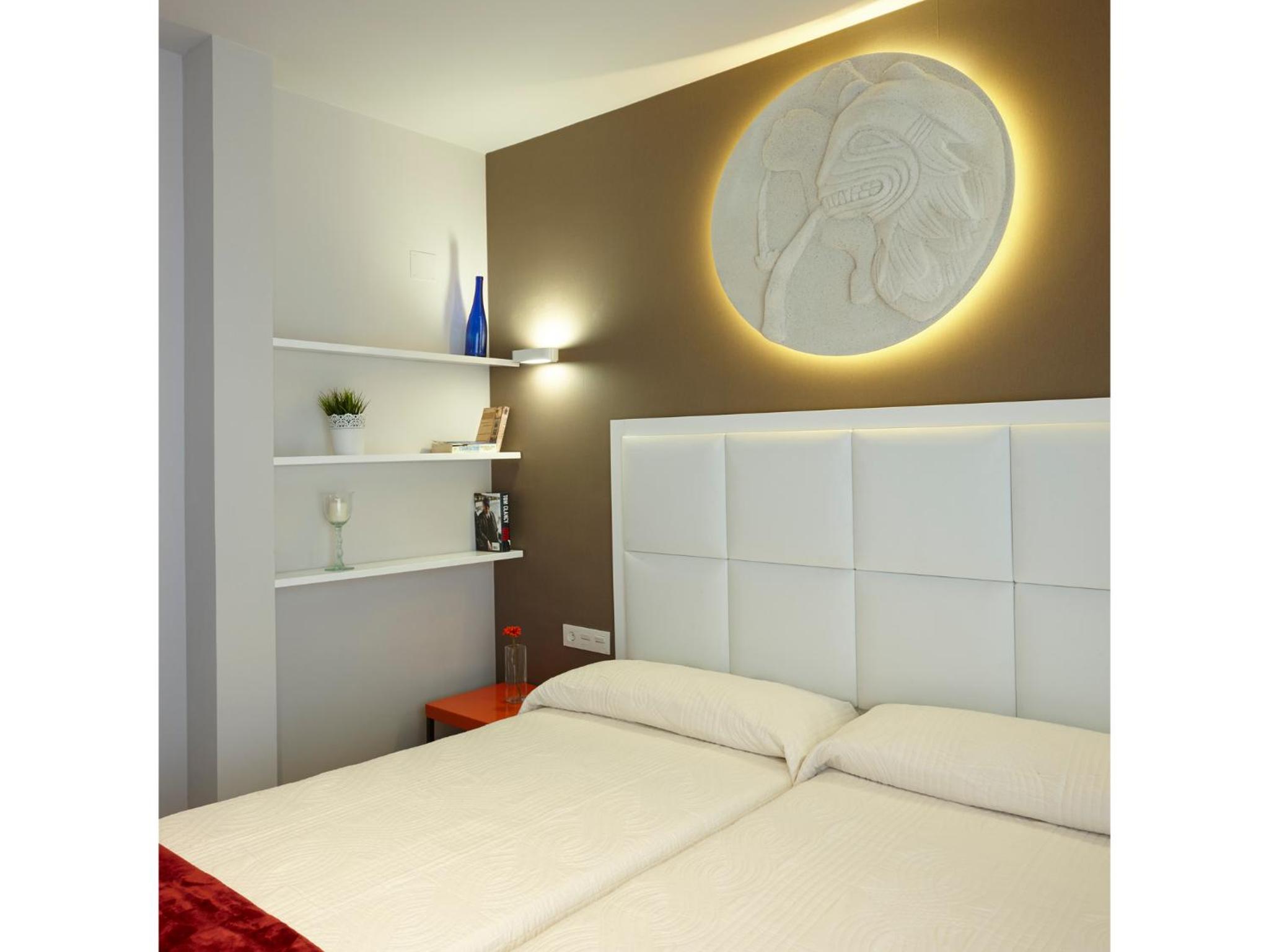 One-Bedroom Apartment - Parking Included photo 3