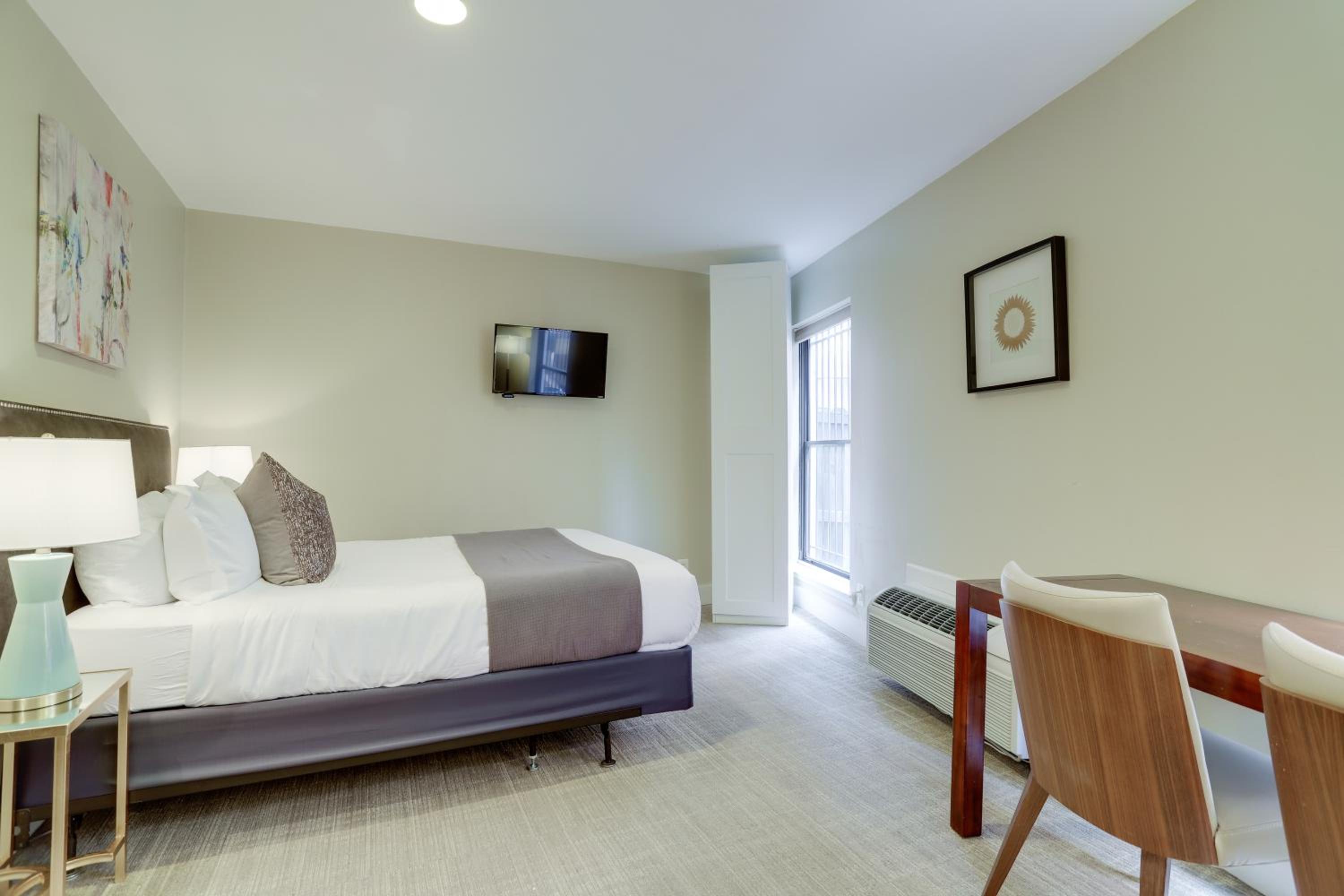 Standard Queen Room - Photo 3