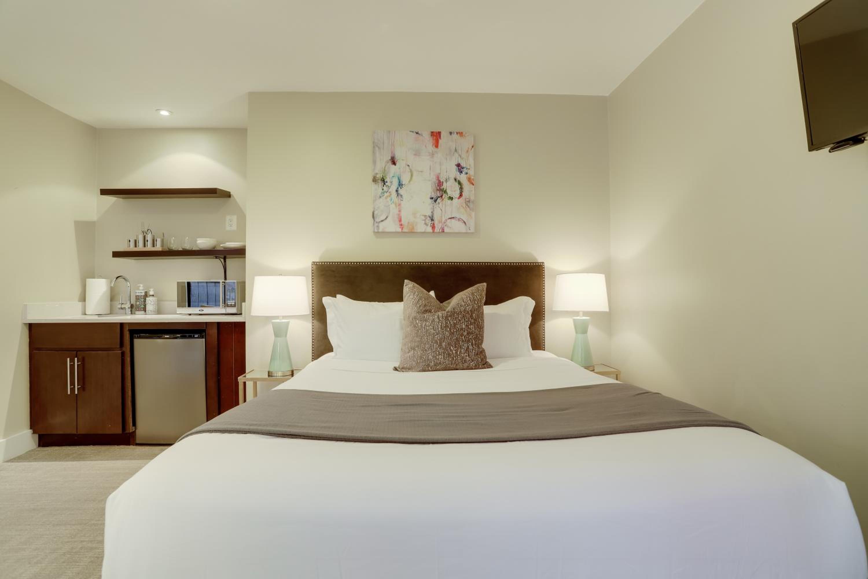 Standard Queen Room - Photo 2