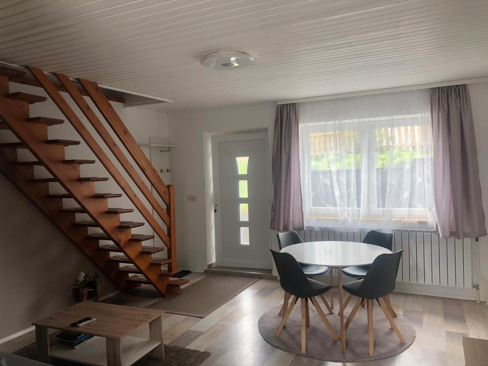 Apartment - Split Level photo 1