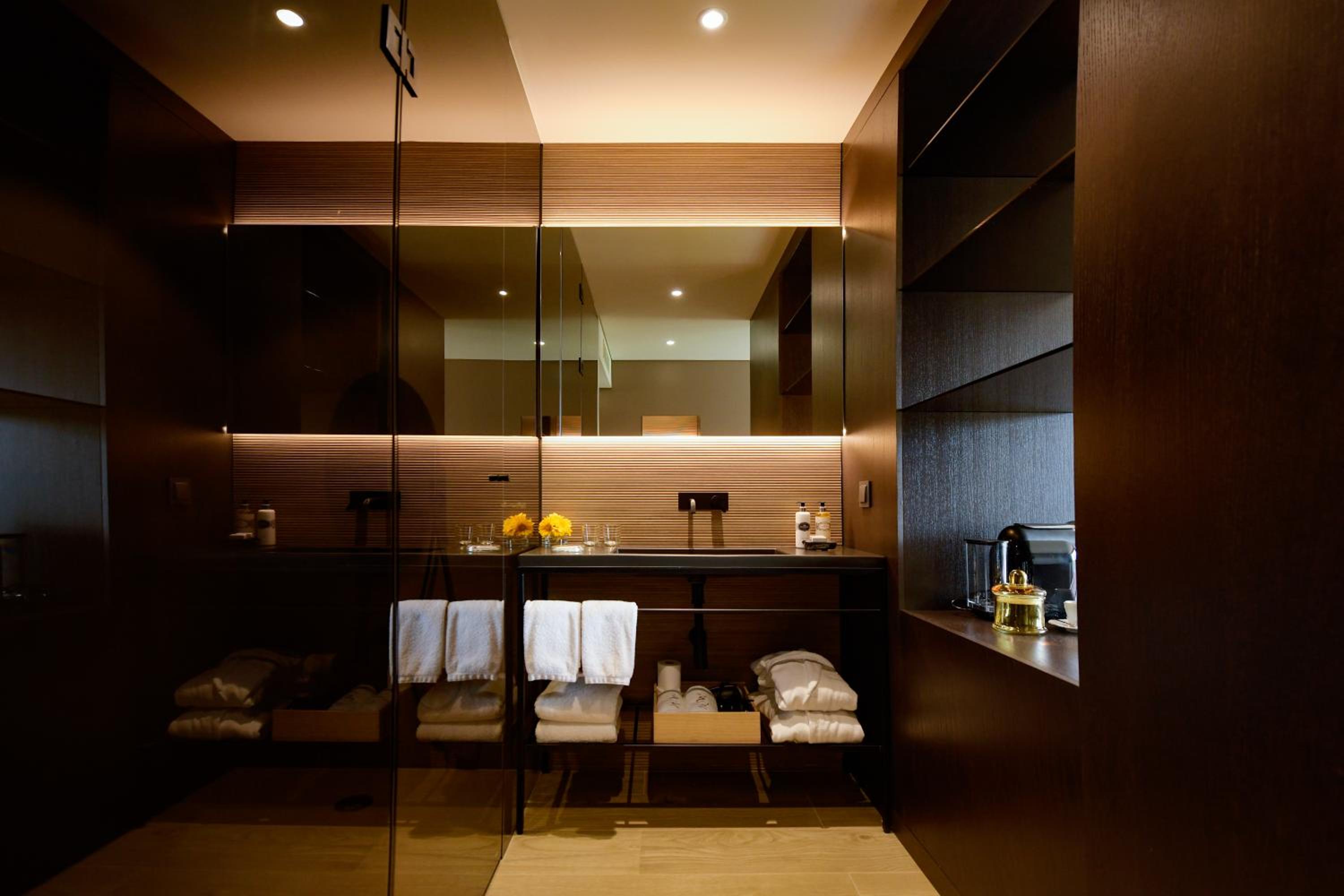 Deluxe Double Room Vineyards View with Balcony - Photo 4