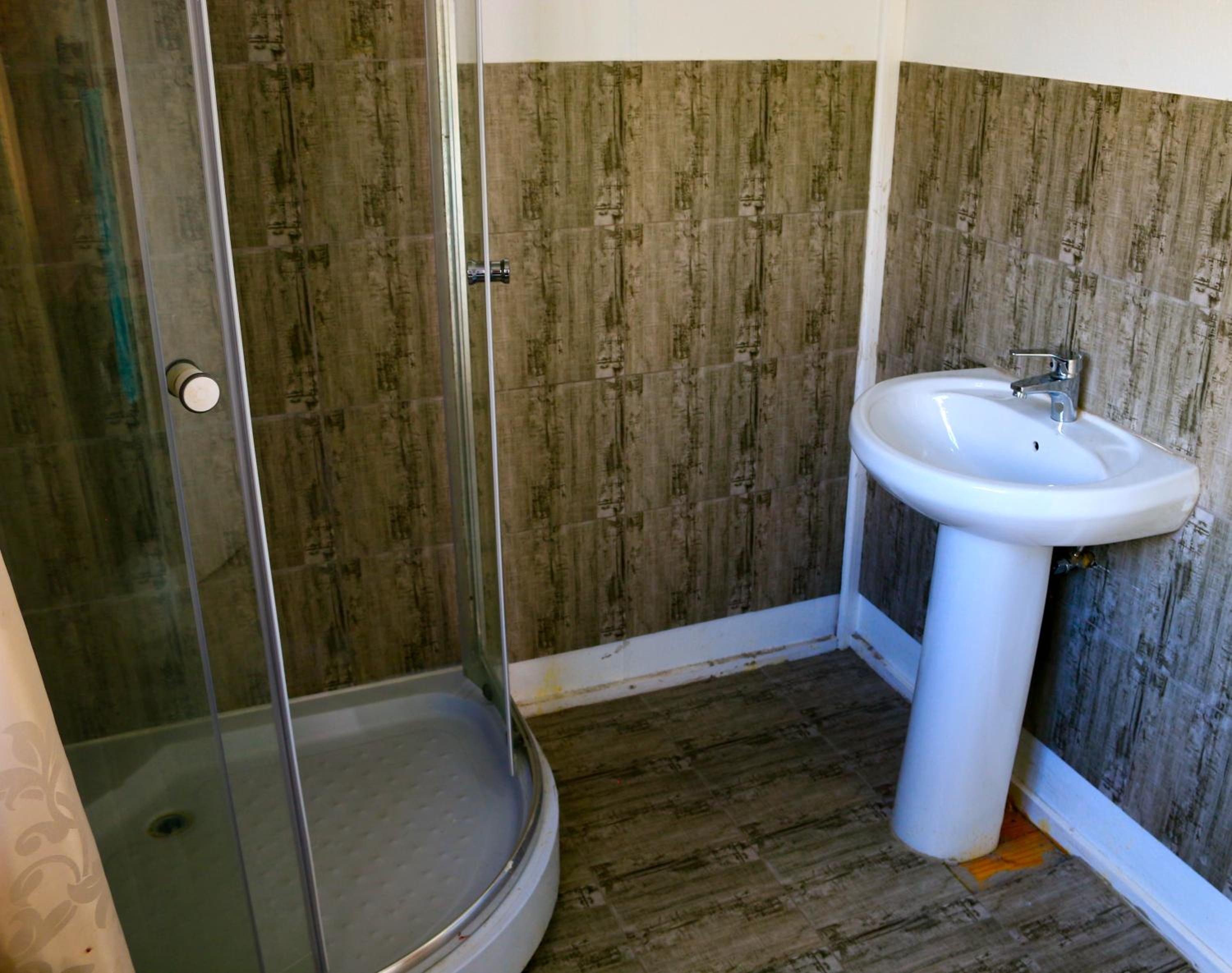 Family Double Room - Photo 12