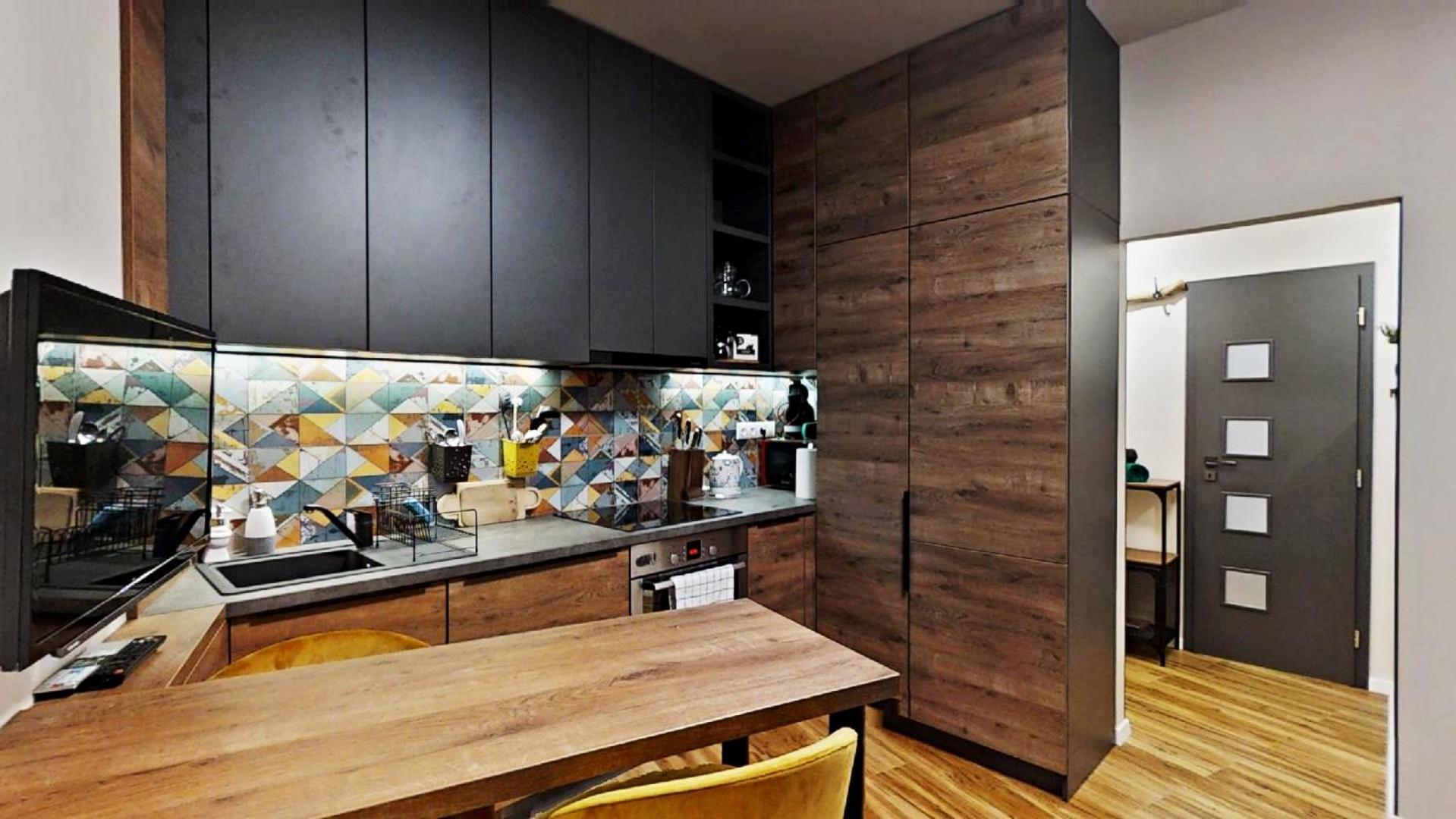 One-Bedroom Apartment - Photo 3