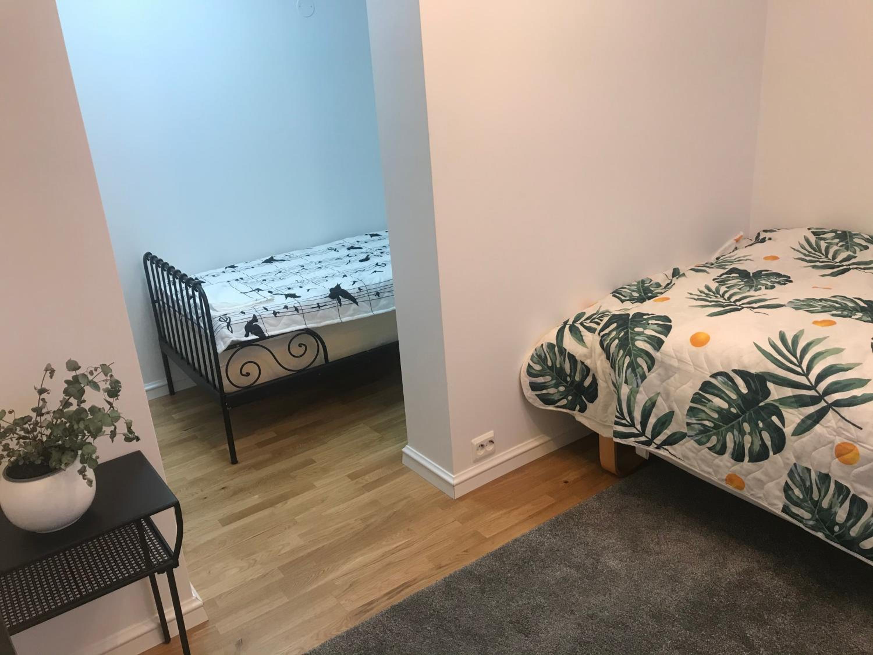 One-Bedroom Apartment - Photo 2