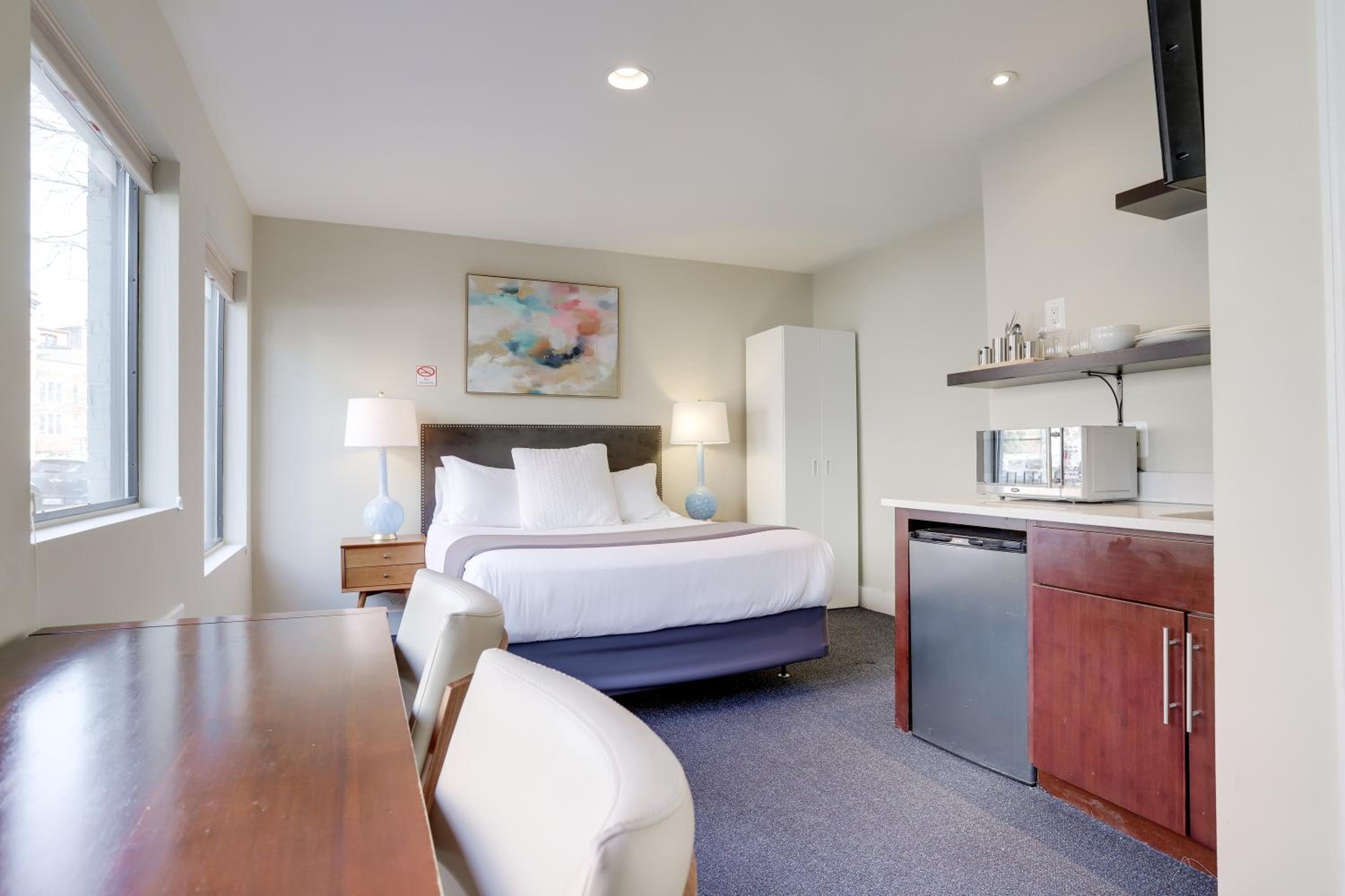 Budget Double Room - Photo 2