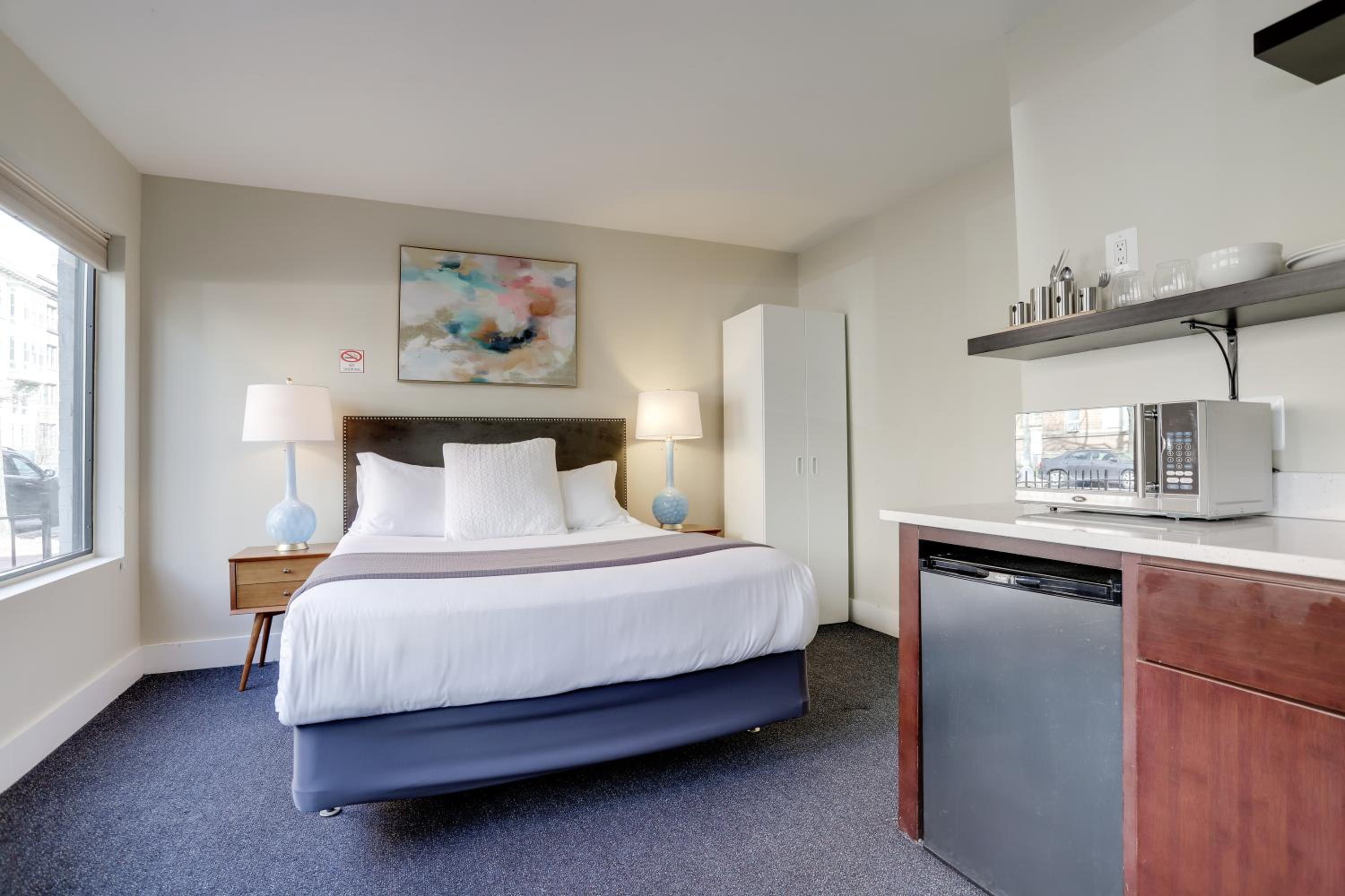 Budget Double Room - Photo 7