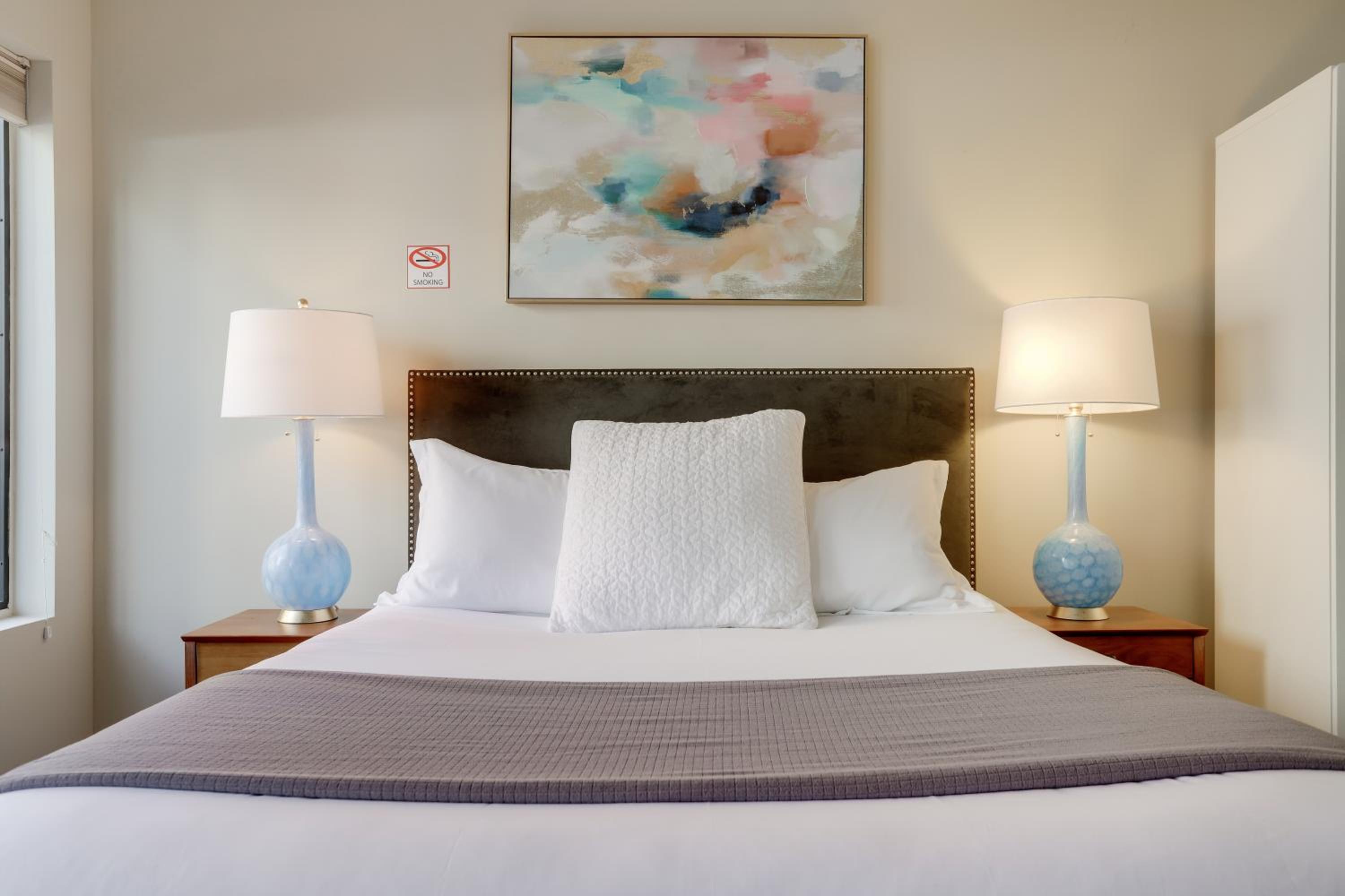 Budget Double Room - Photo 8