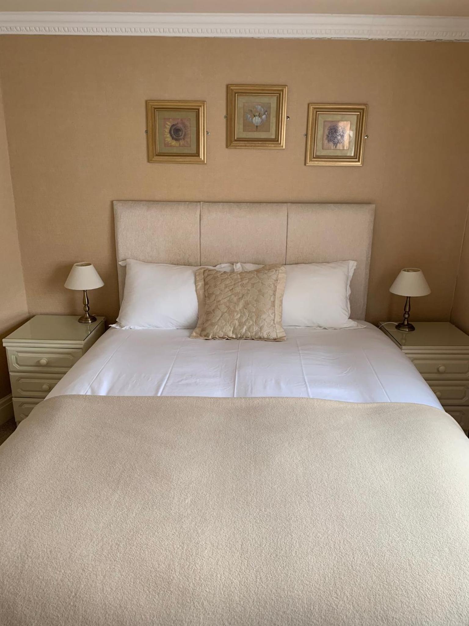 Double Room - Photo 5
