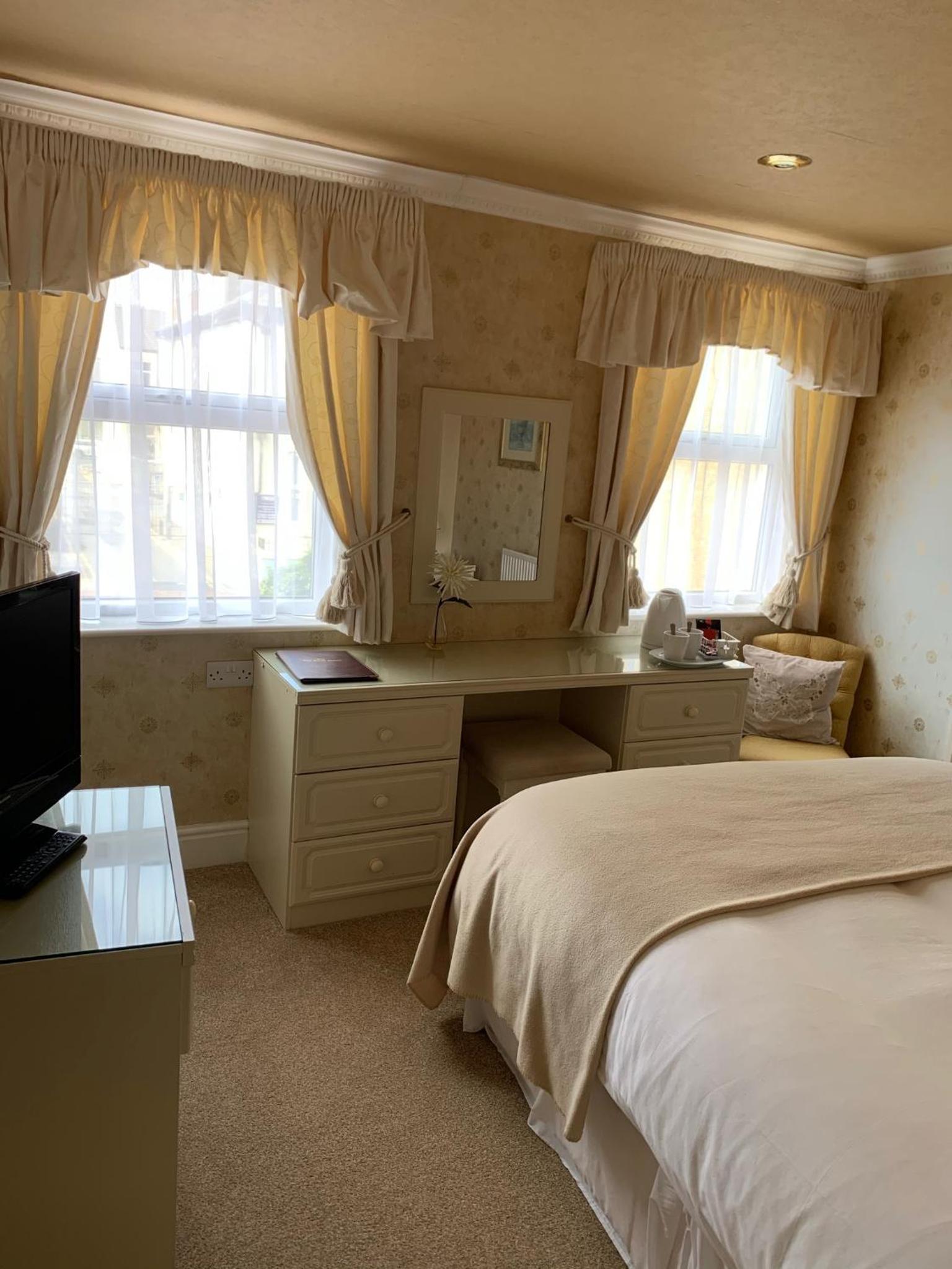 Double Room - Photo 4