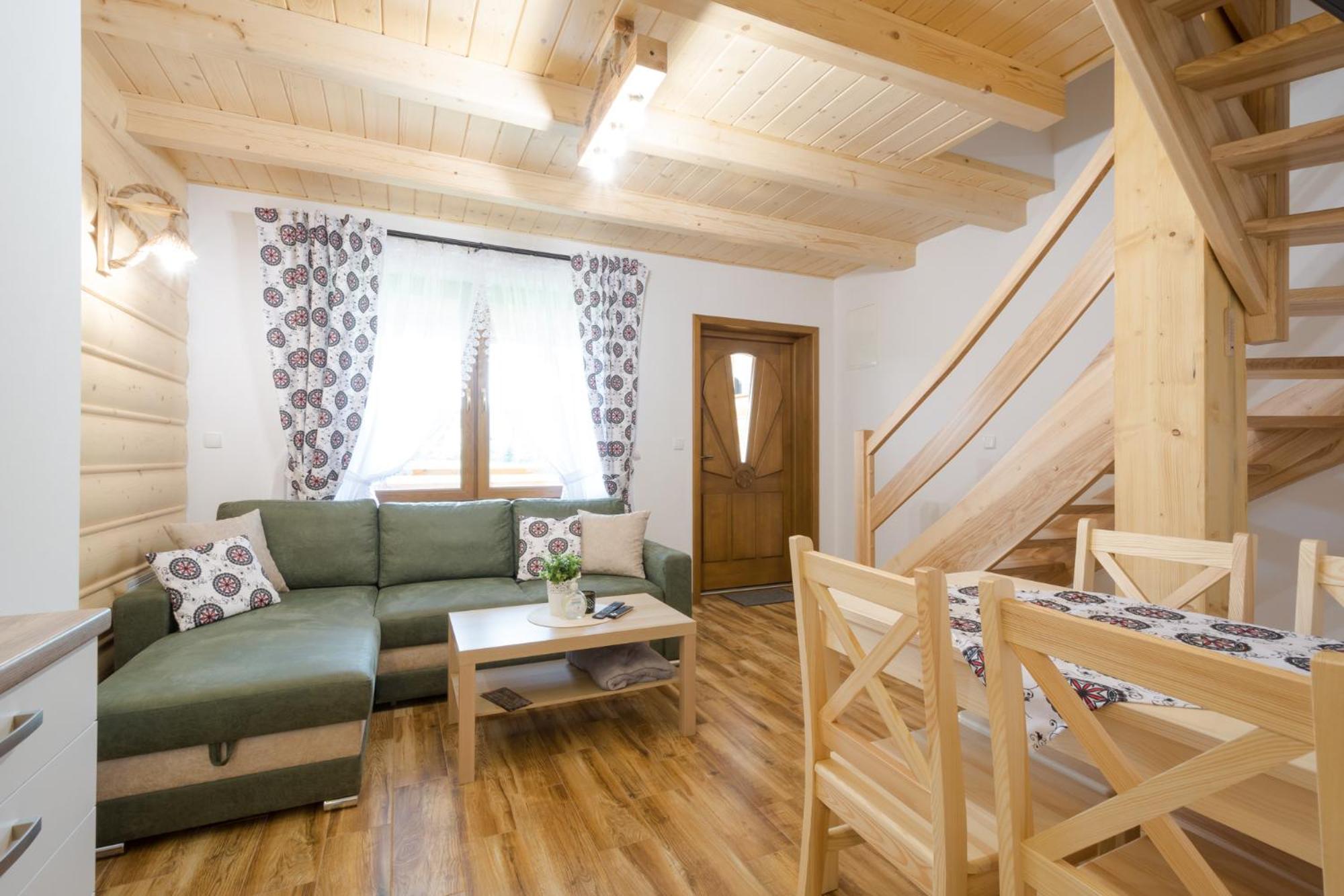 Three-Bedroom House photo 3
