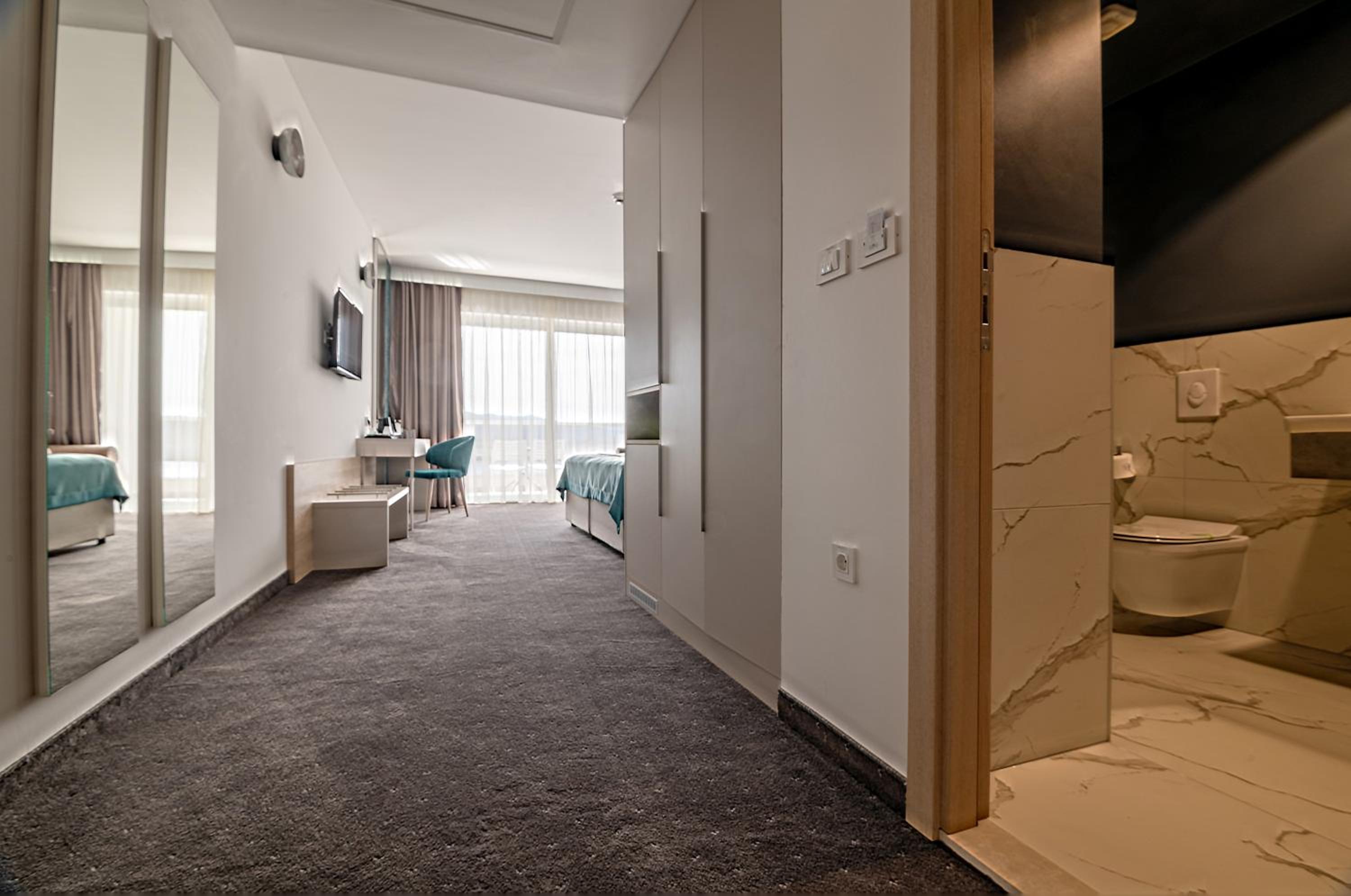 Superior Double or Twin Room with Sea View - Photo 6