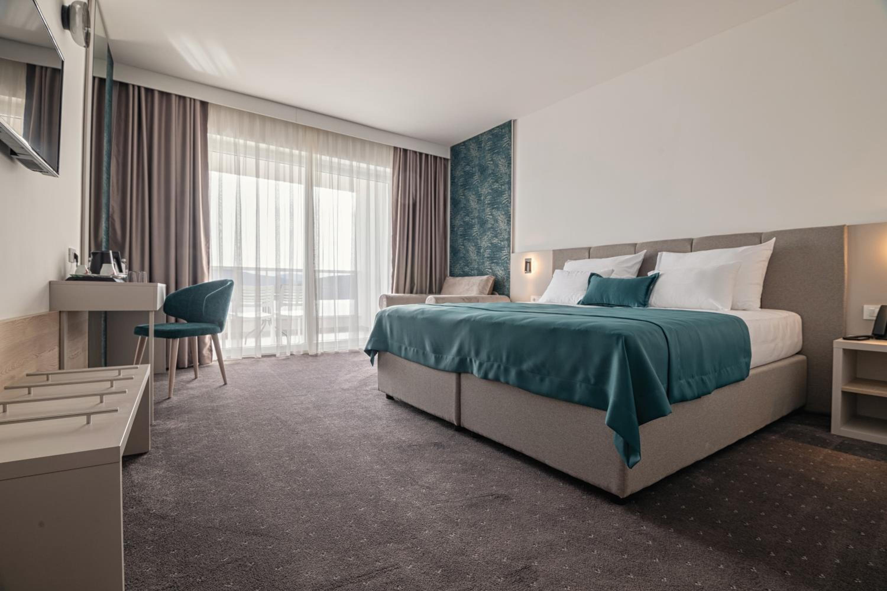 Superior Double or Twin Room with Sea View - Photo 1