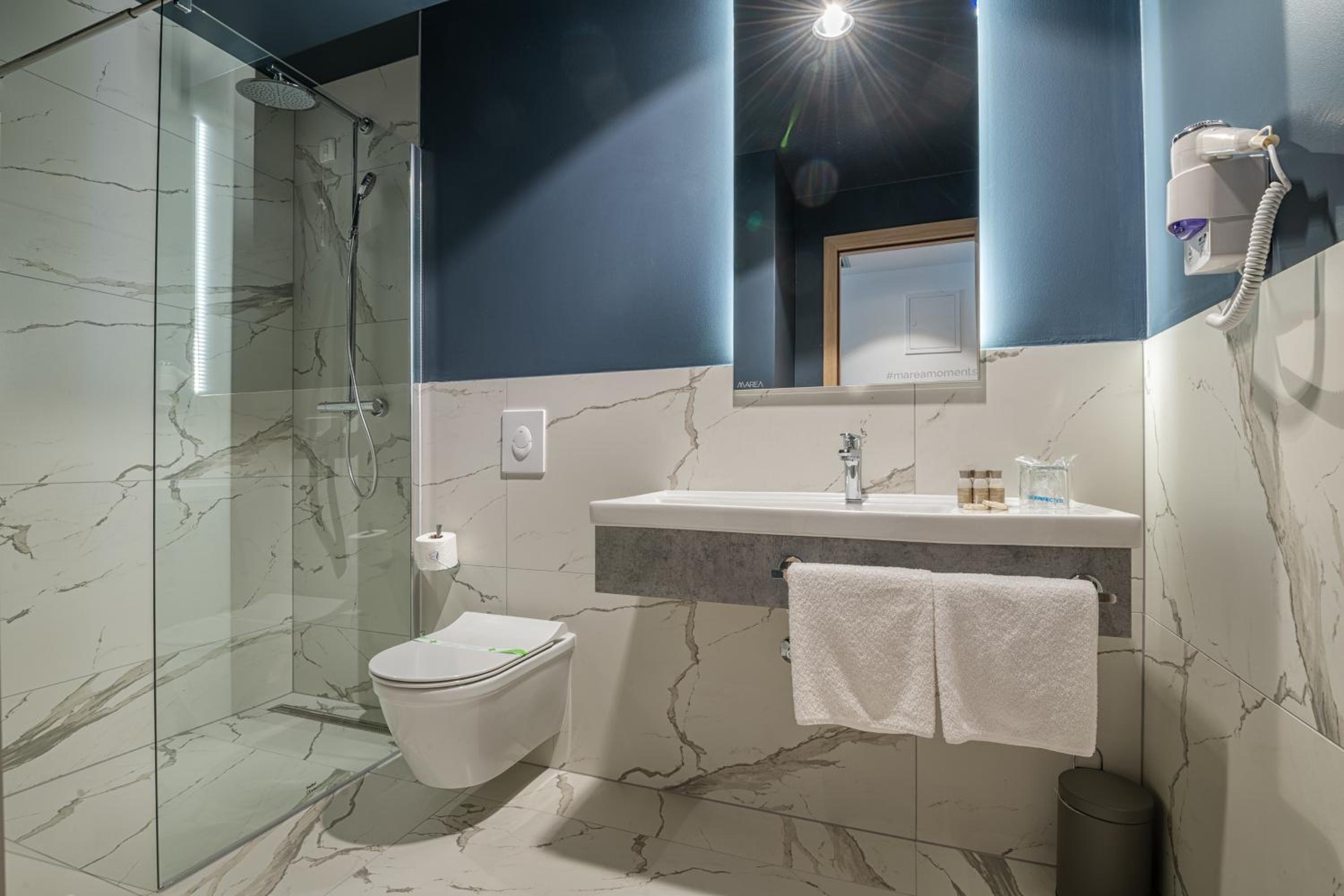 Superior Double or Twin Room with Sea View - Photo 3