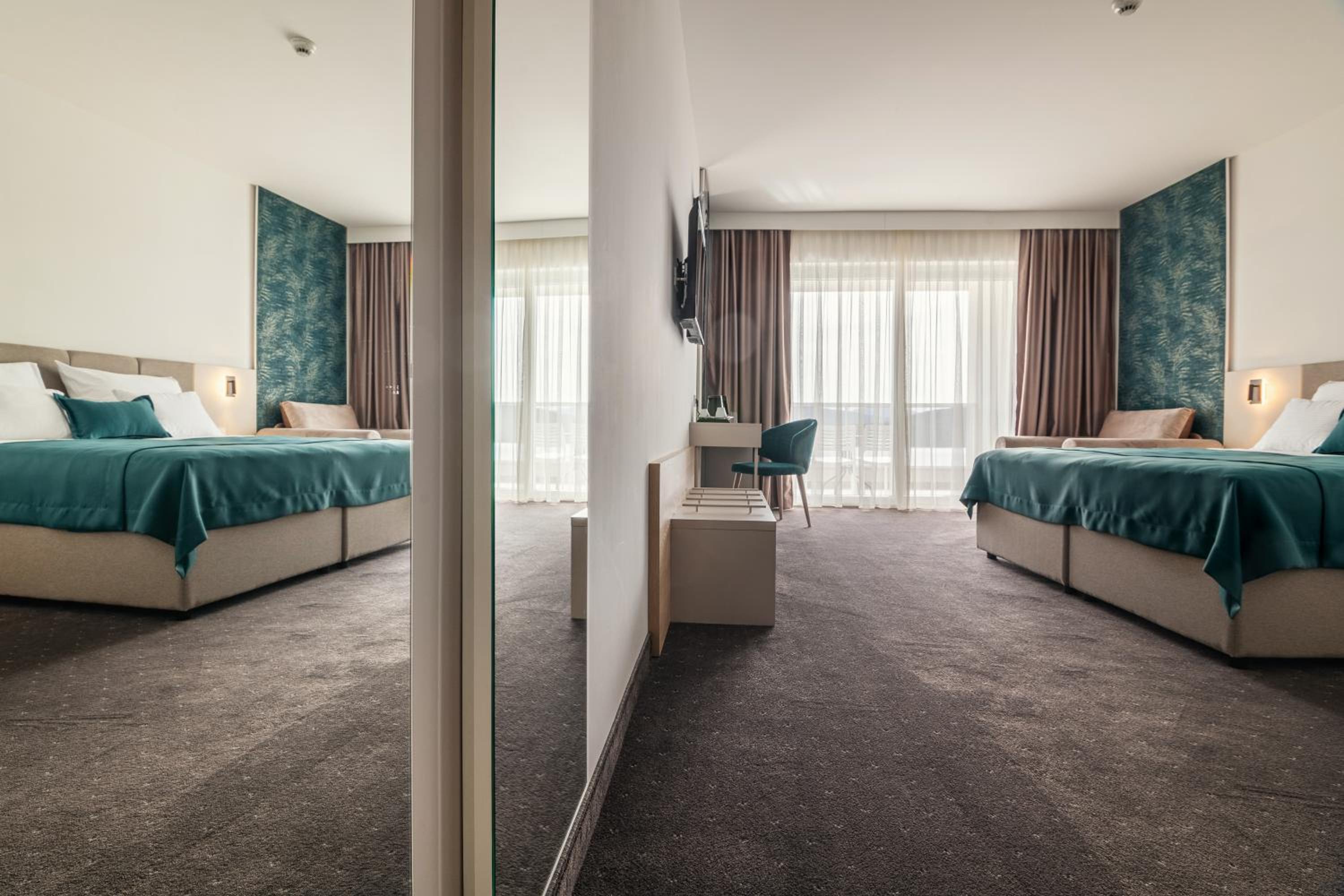 Superior Double or Twin Room with Sea View - Photo 4