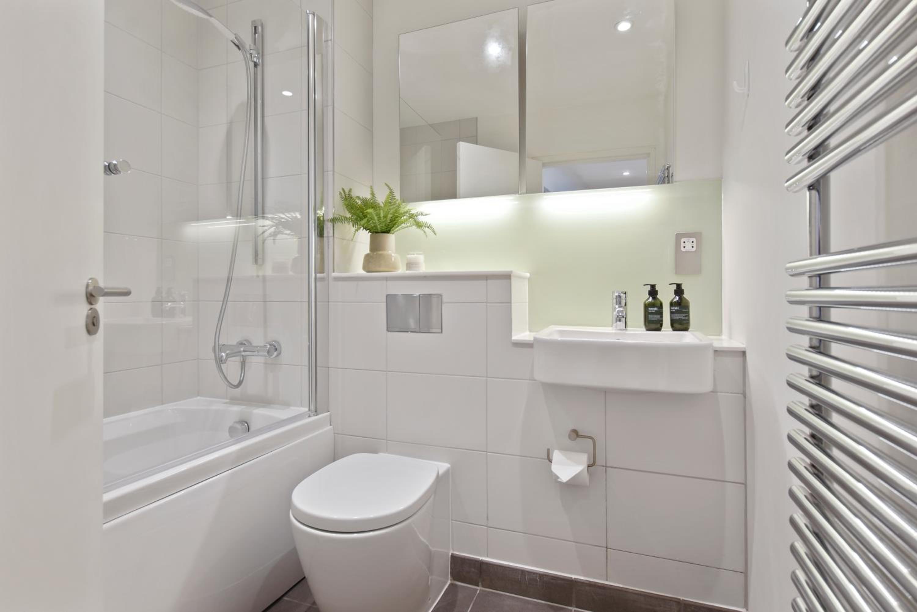 Family Room with Bathroom photo 2