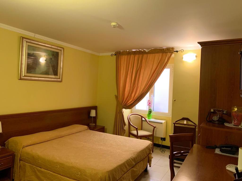 Economy Double Room photo 2