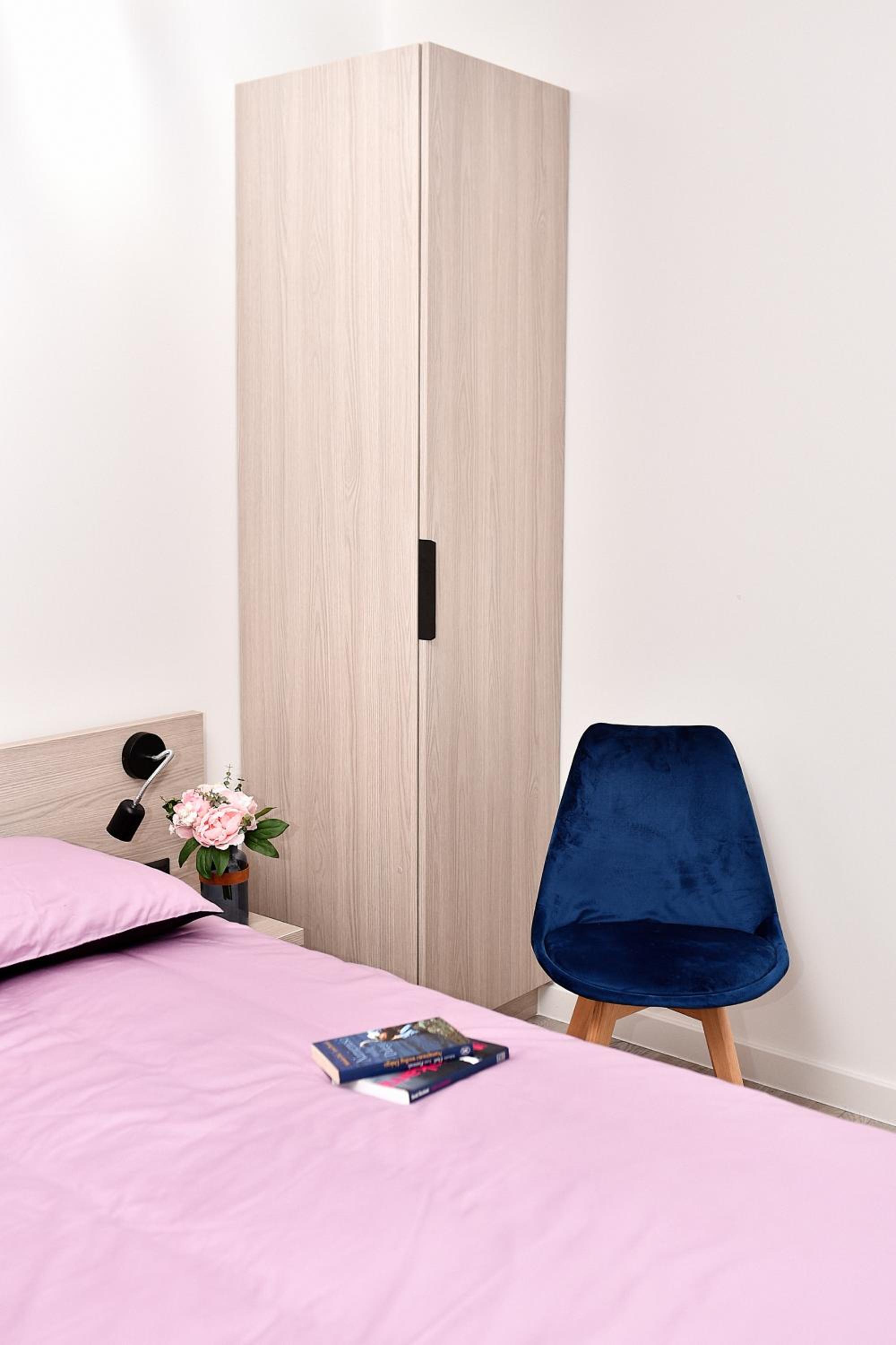 One-Bedroom Apartment - Photo 12