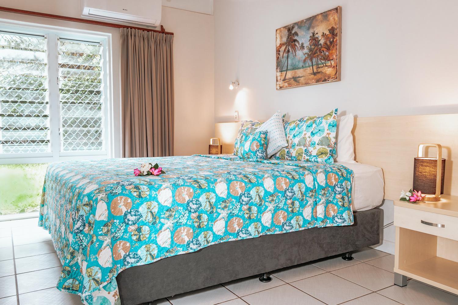 Five-Bedroom House photo 2