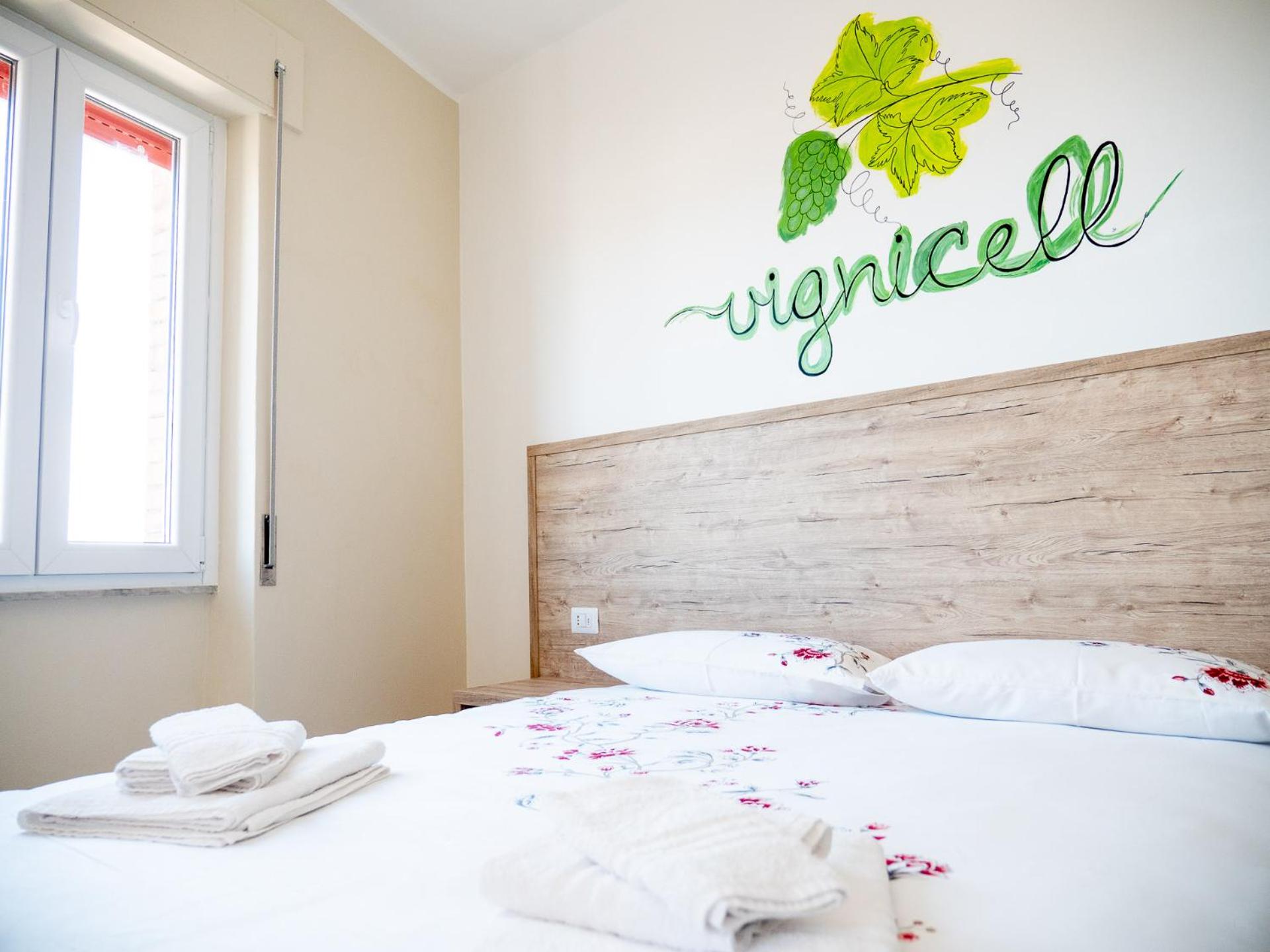 Quadruple Room with Private Bathroom - Photo 1