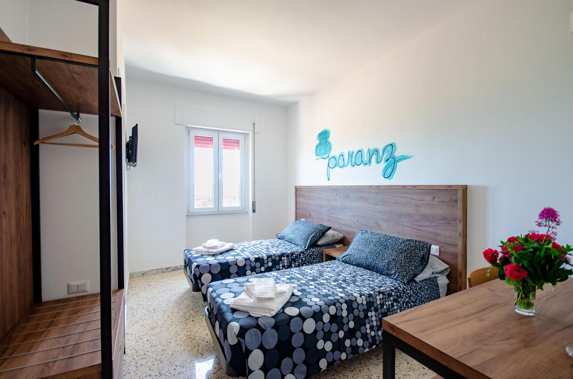 Double or Twin Room with Bathroom - Photo 1