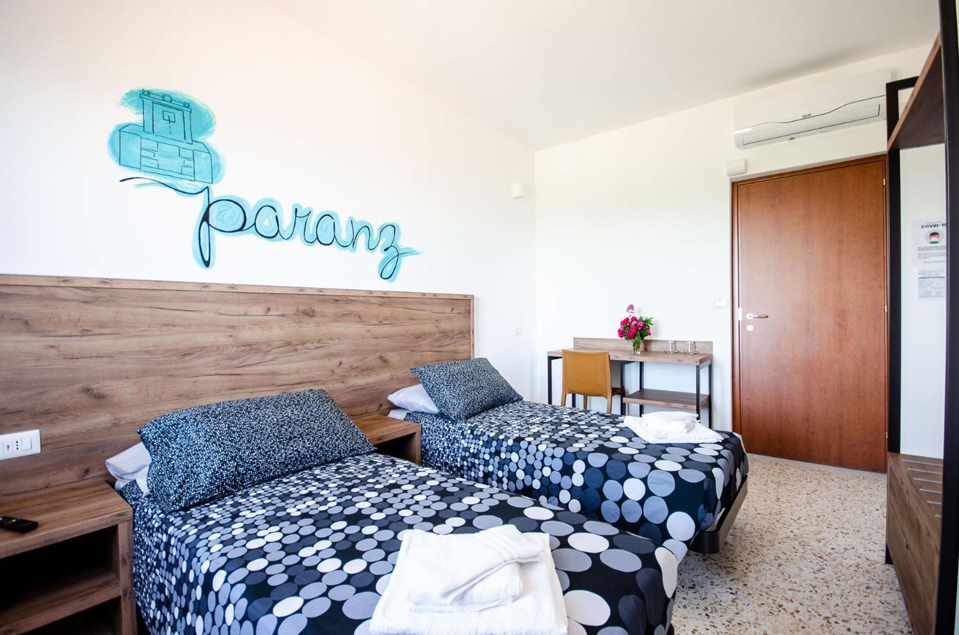 Double or Twin Room with Bathroom - Photo 2