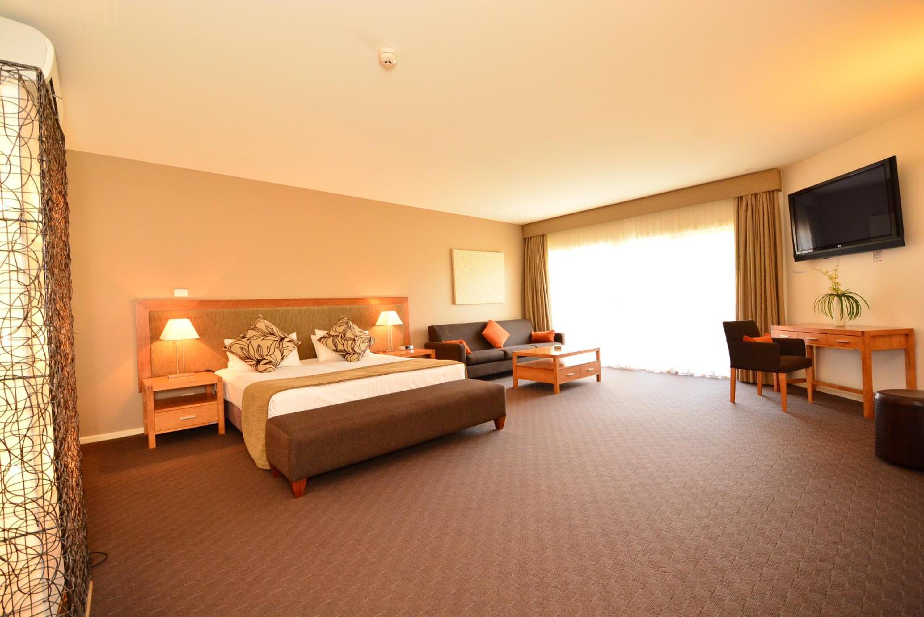 Peninsula Suite photo 2