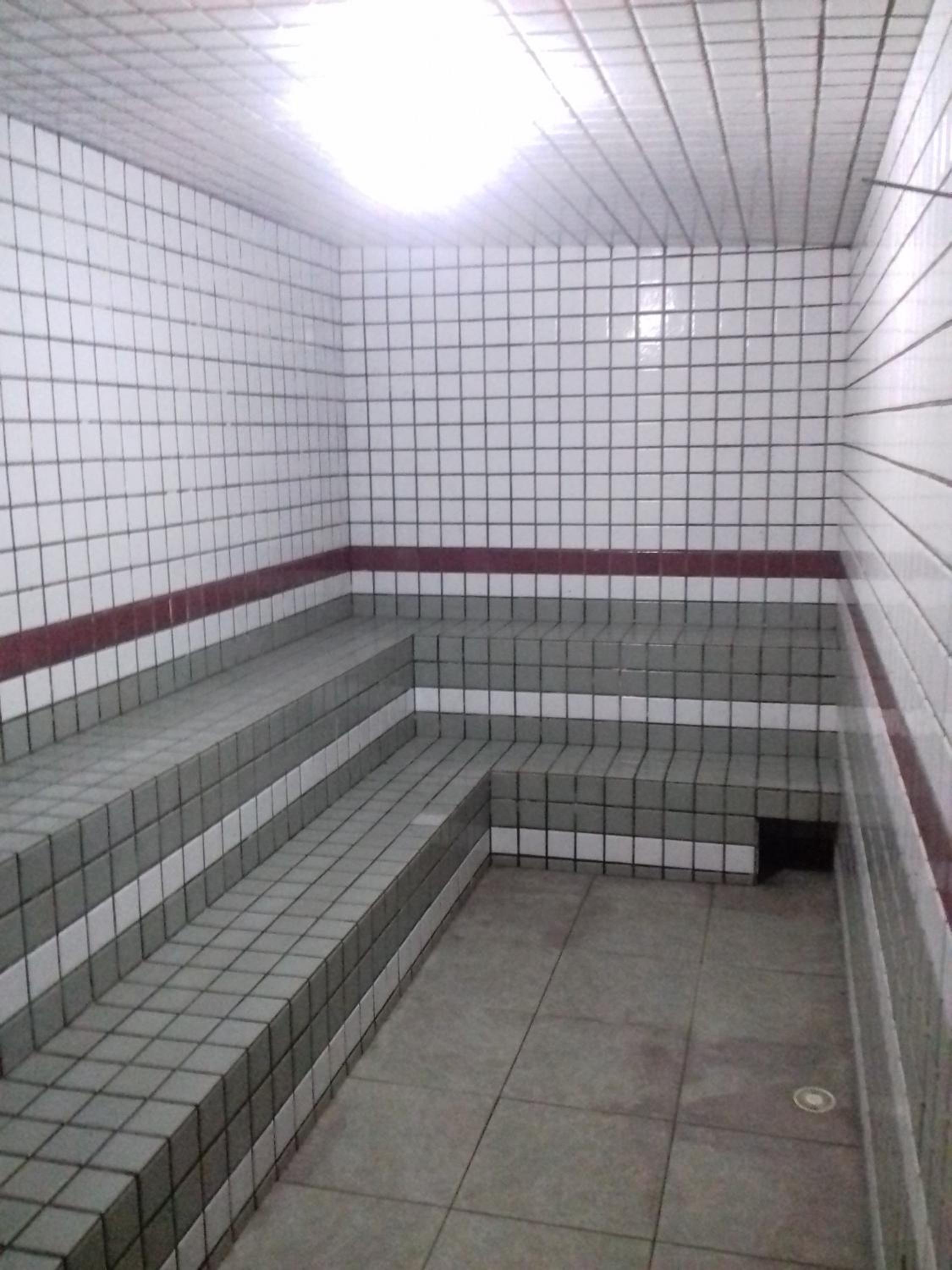 Apartment with Shower - Photo 4