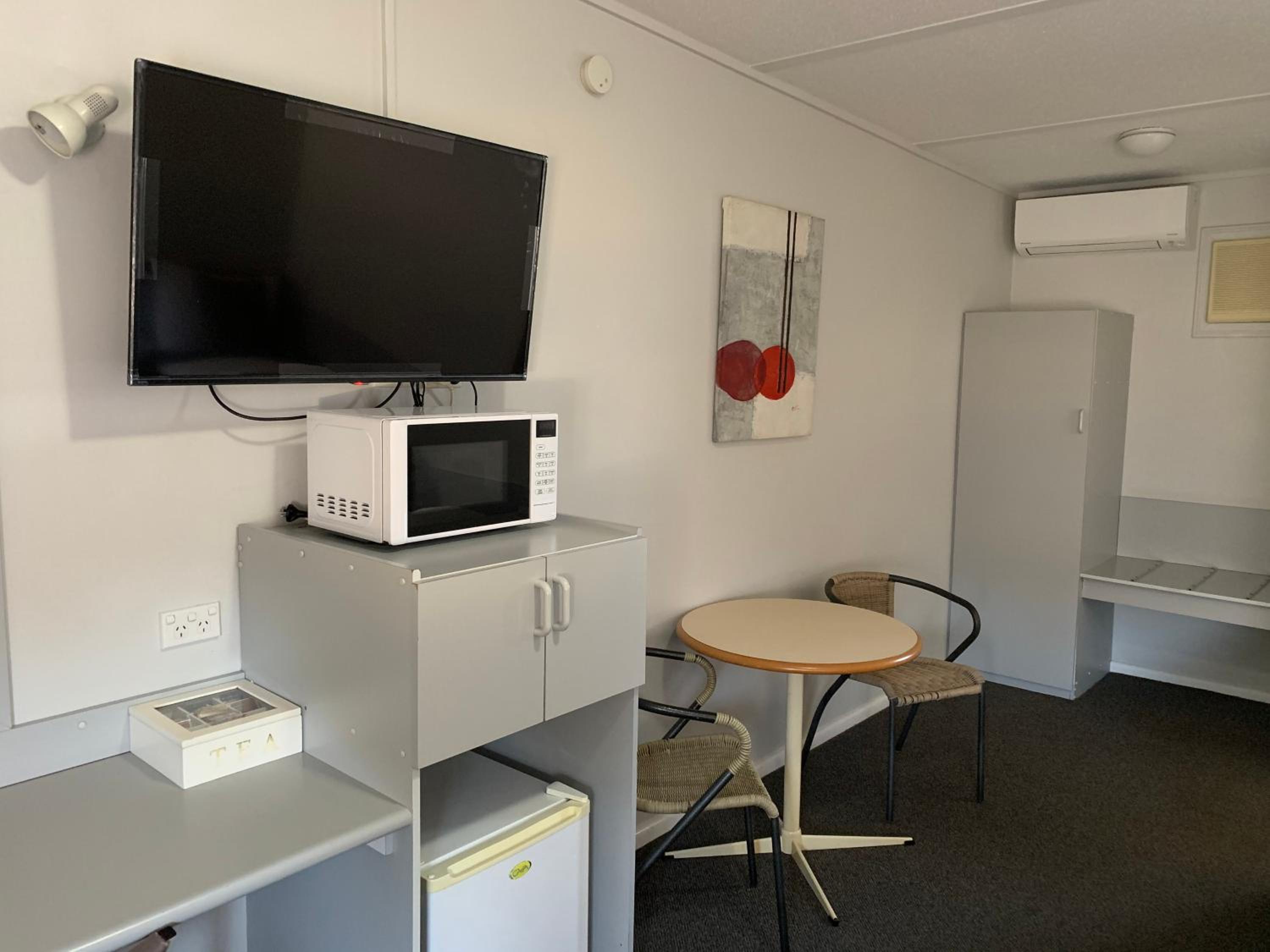 Deluxe King Room - Photo 1