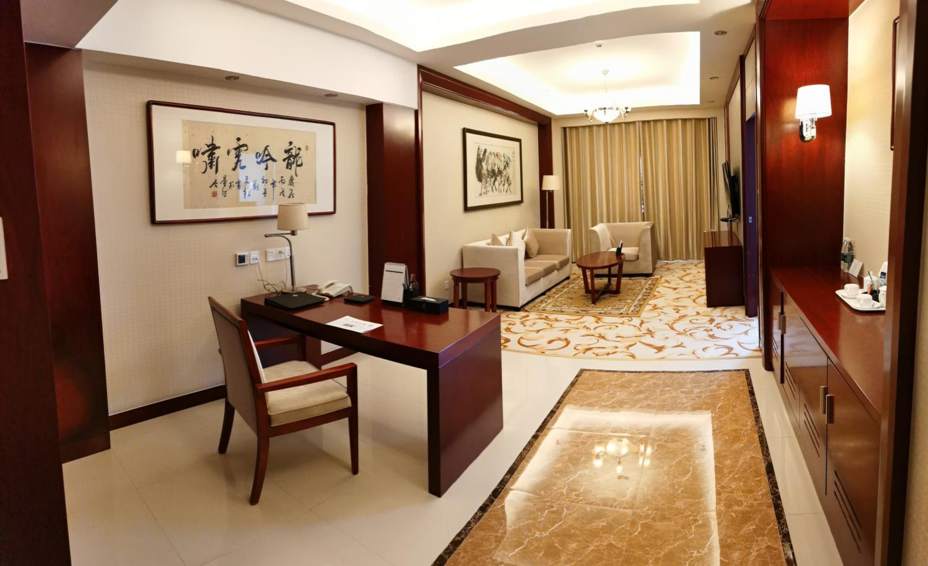 Deluxe Suite photo 2