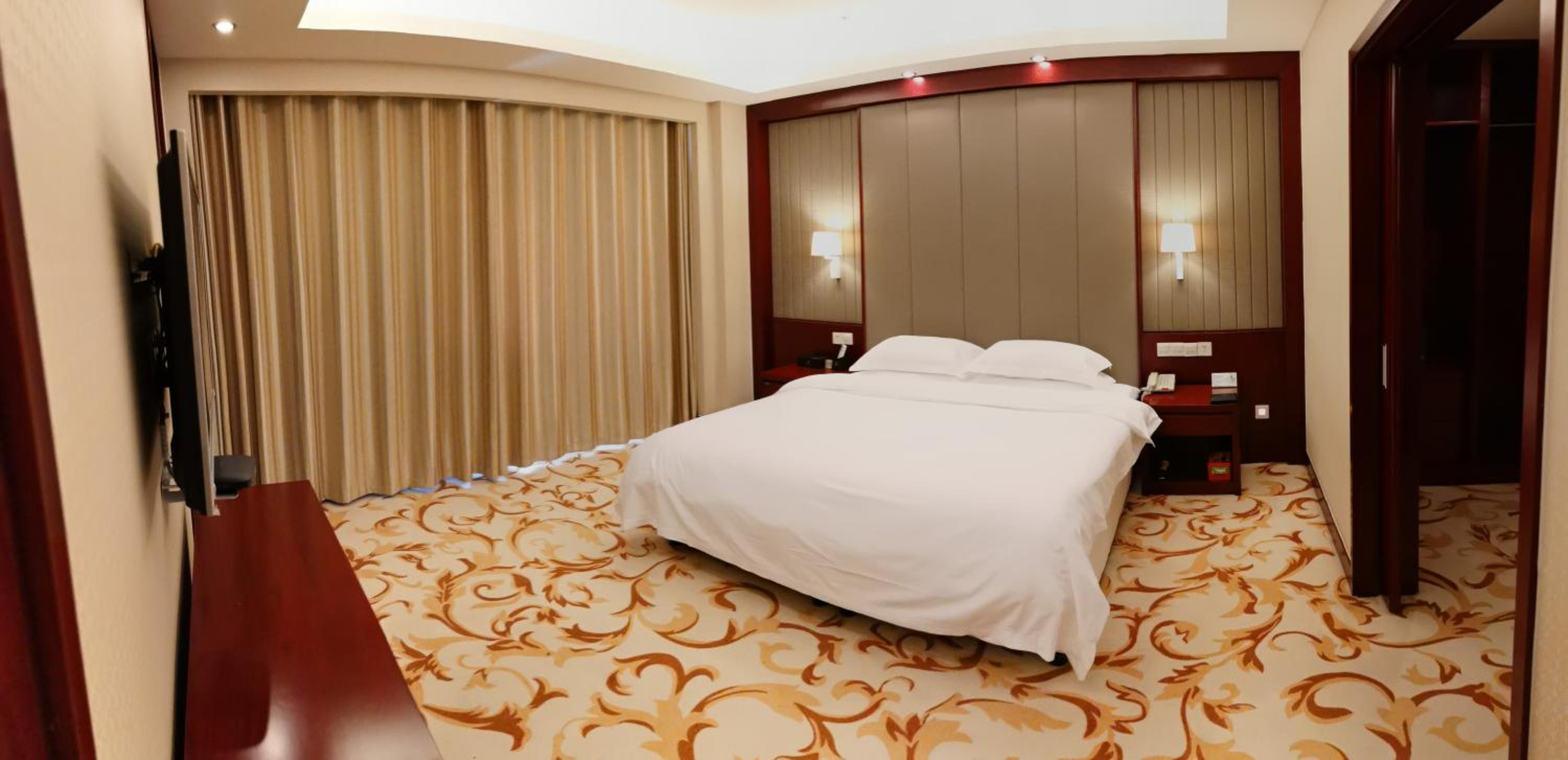 Deluxe Suite