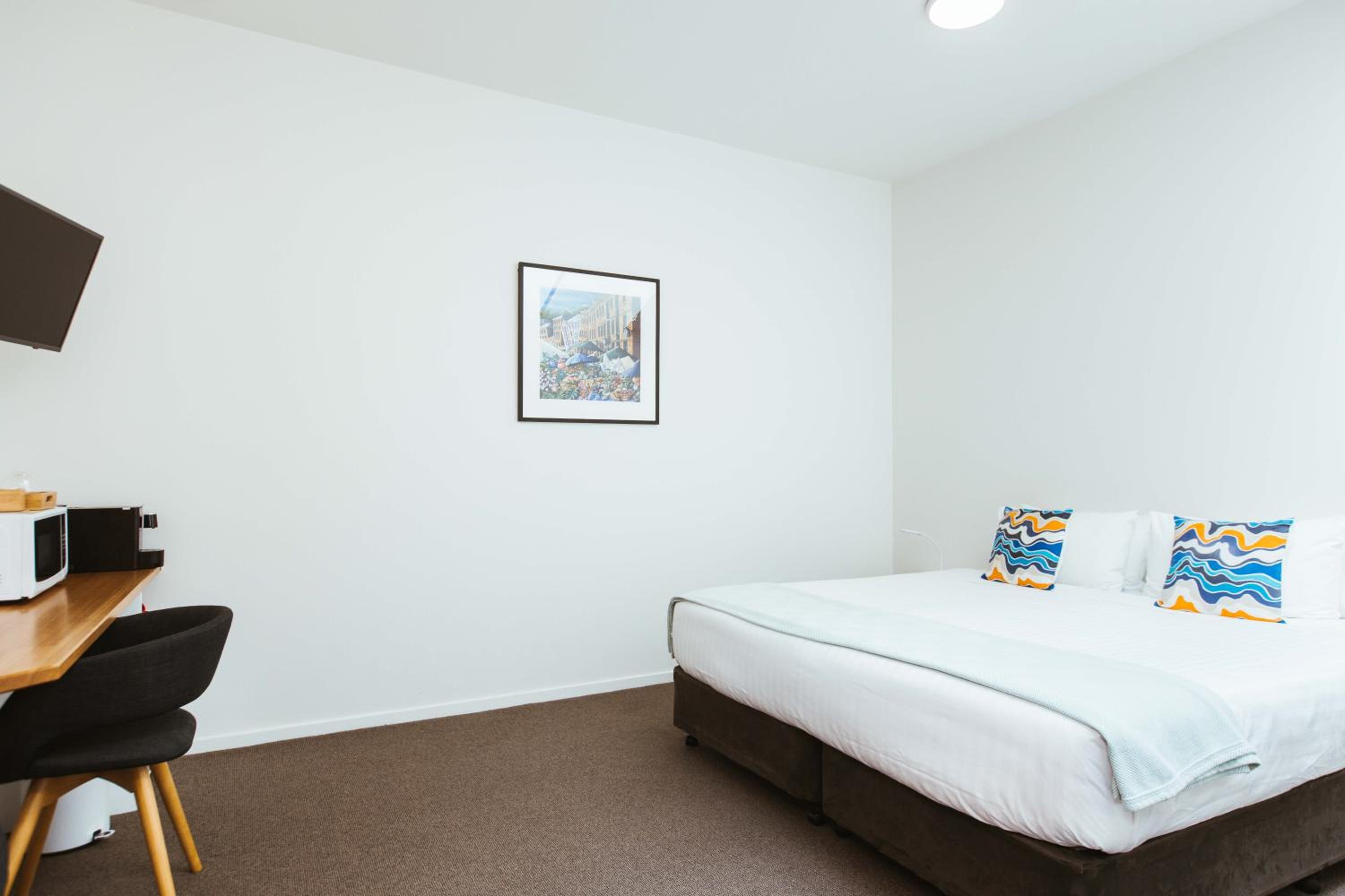 the BALMORAL KING - INTERNAL SKYLIGHT ROOM 8