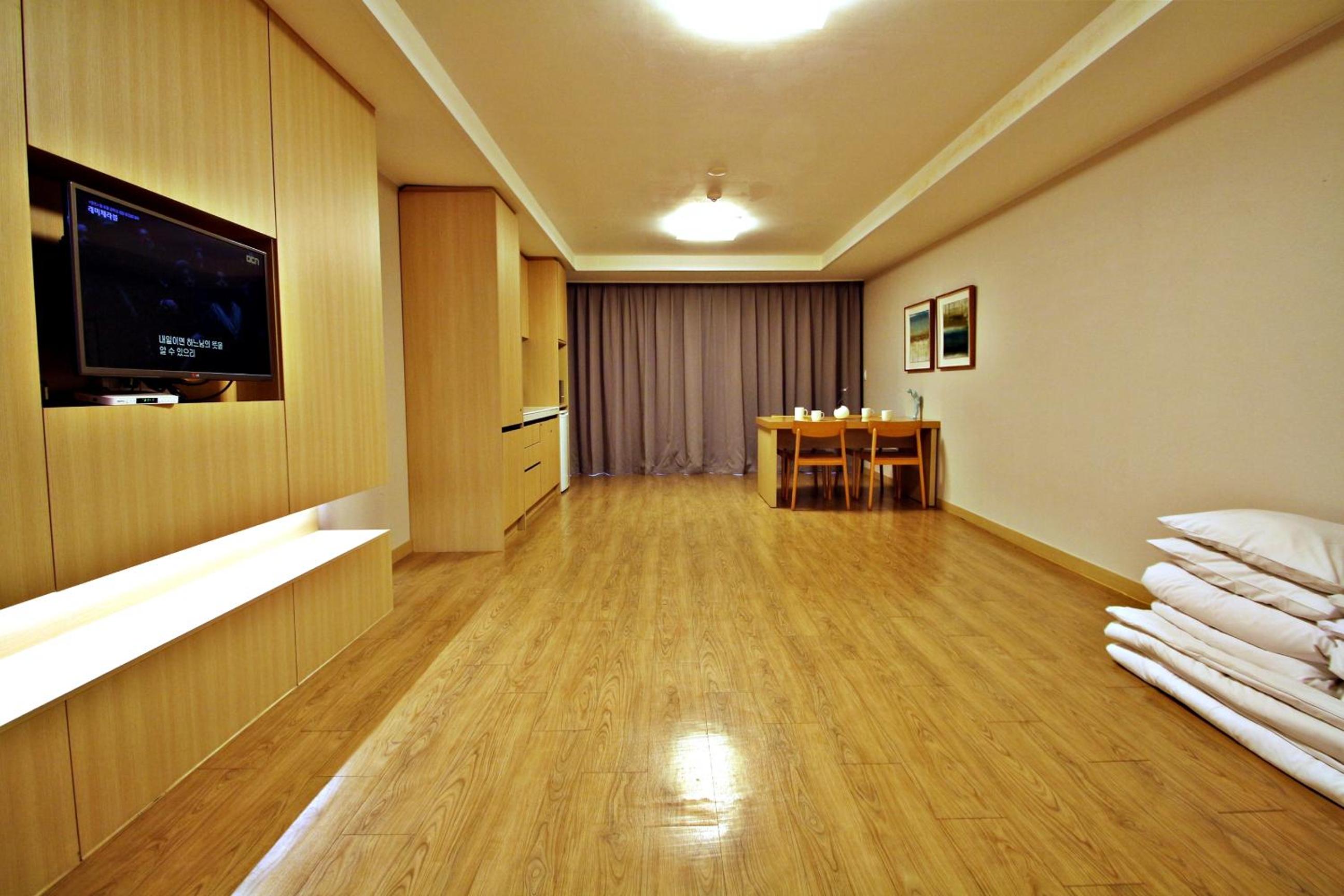 Korean-style Room with Terrace photo 2