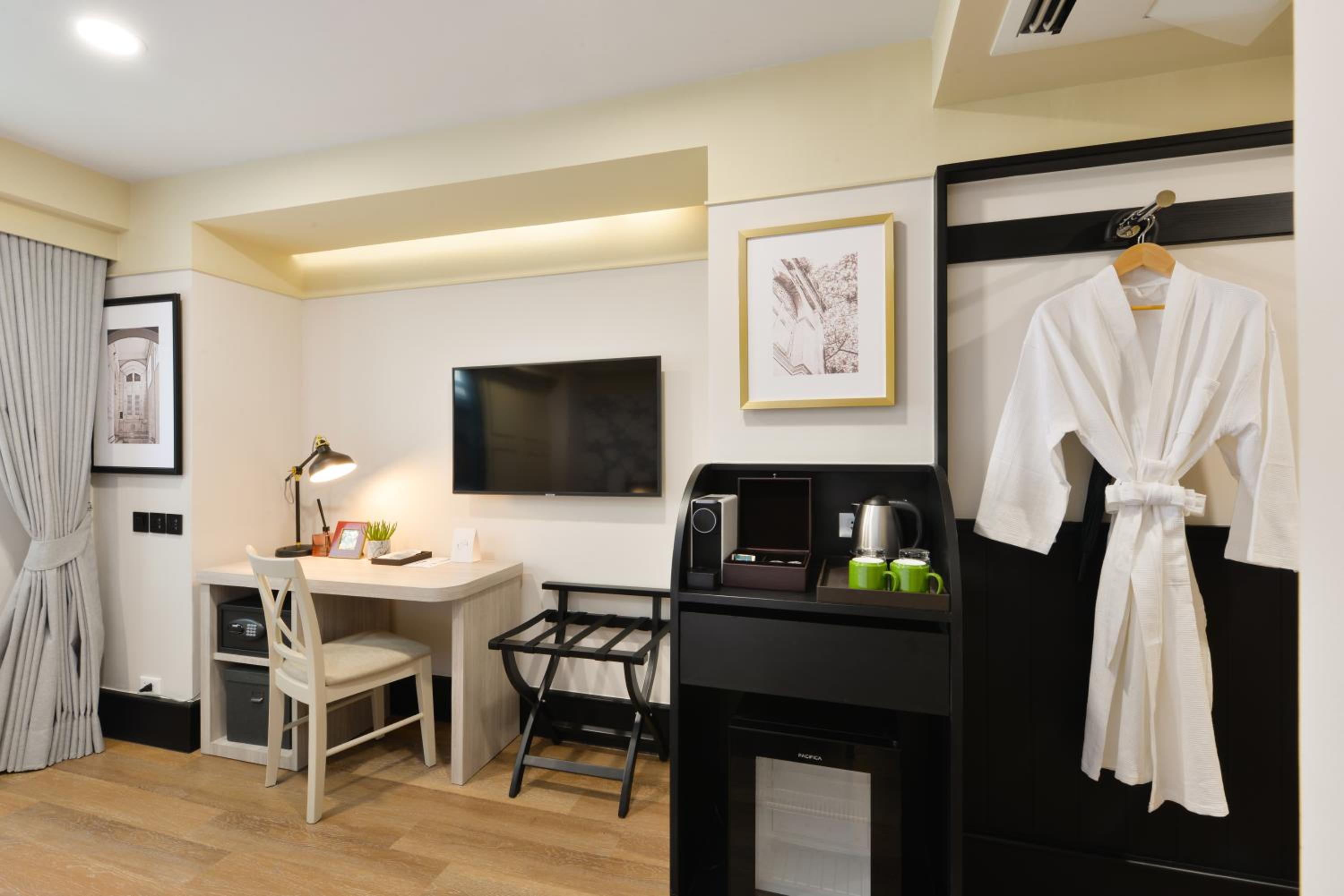 Deluxe Double or Twin Room photo 2