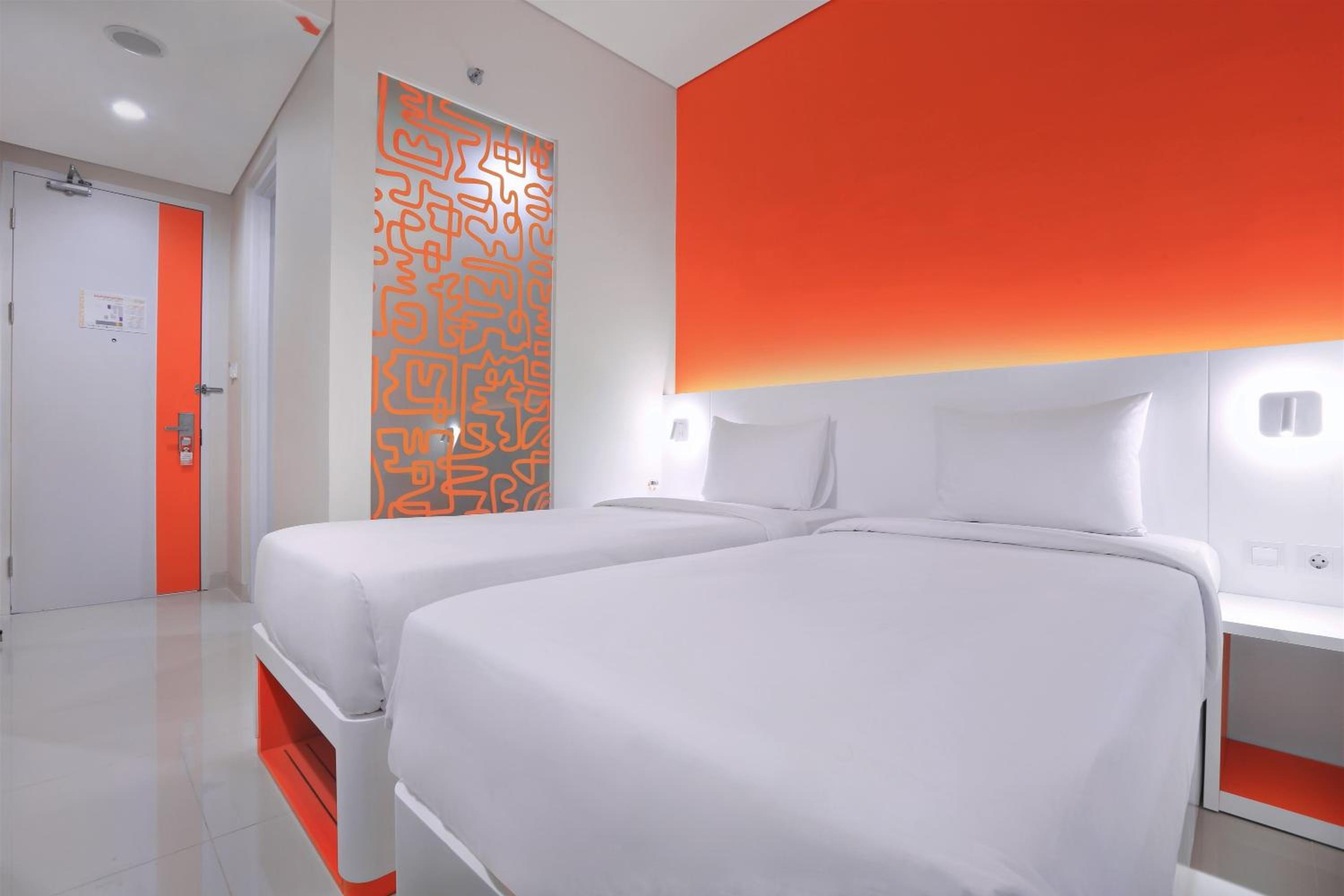 Standard Twin Room - Photo 4