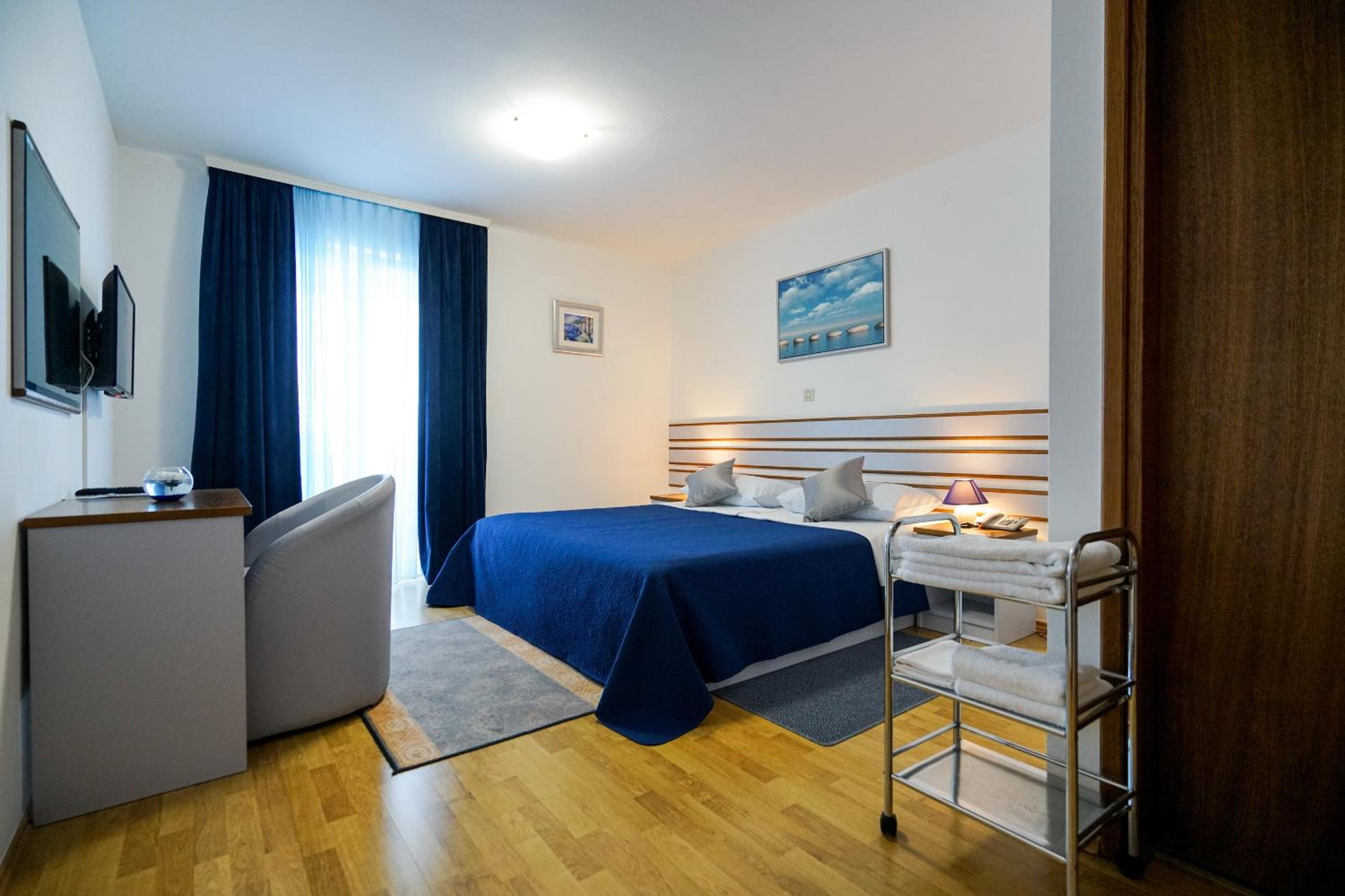 Double Room with Balcony and Sea View