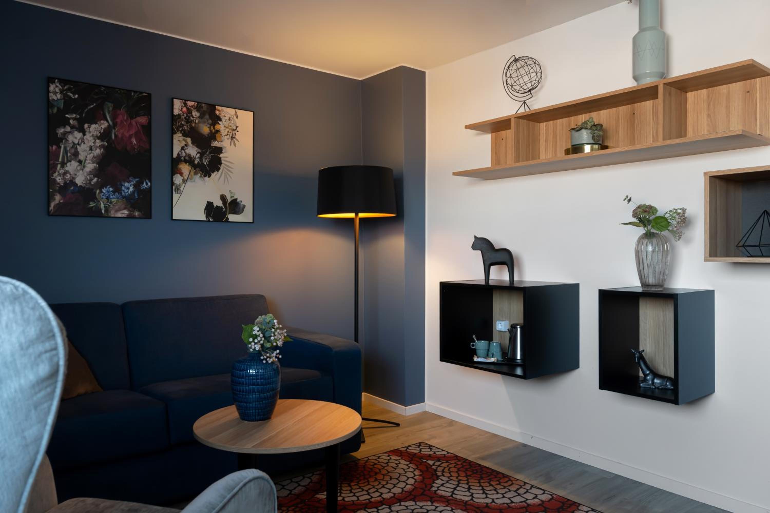 Suite - Photo 5