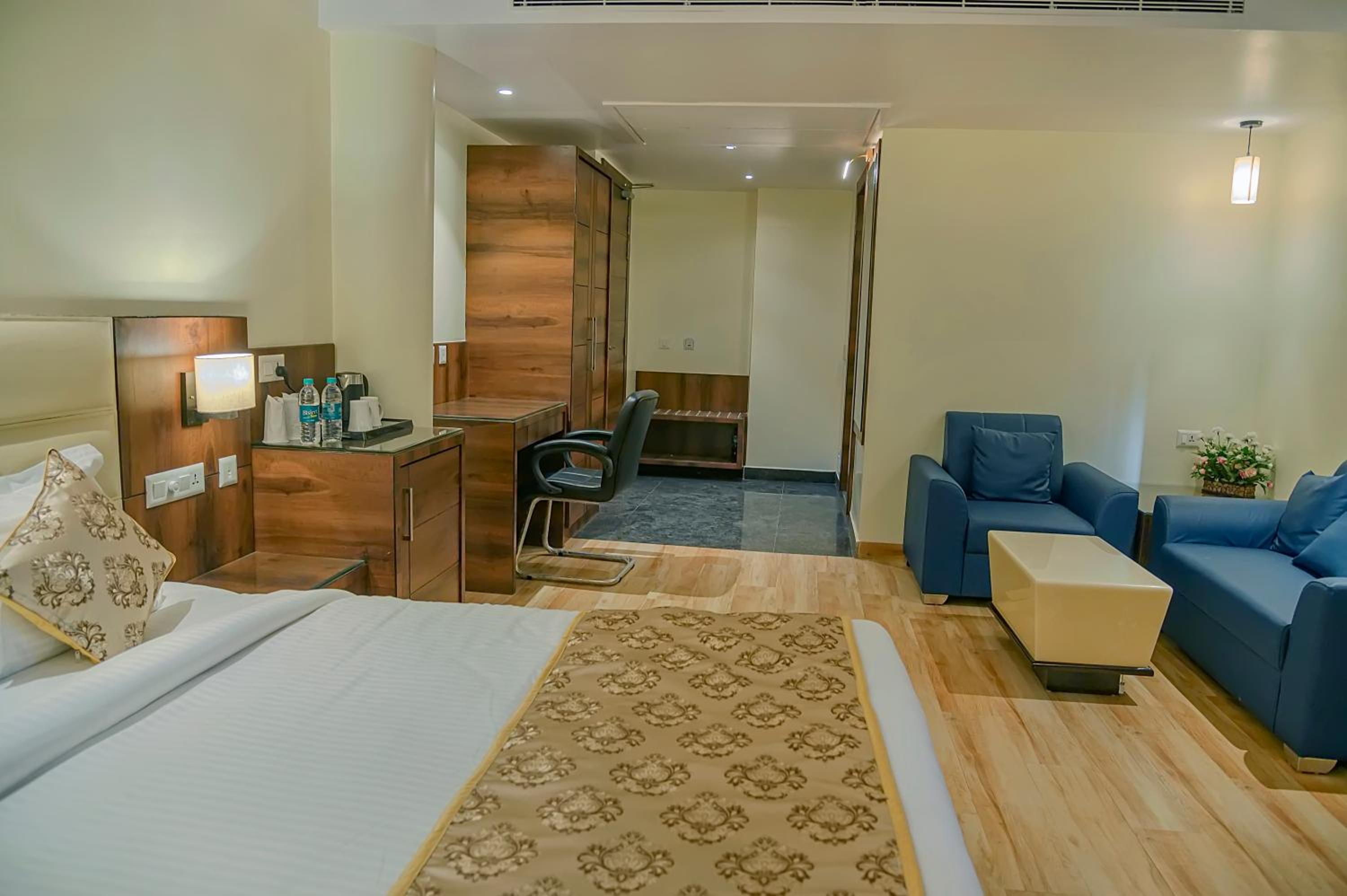 Superior King Room