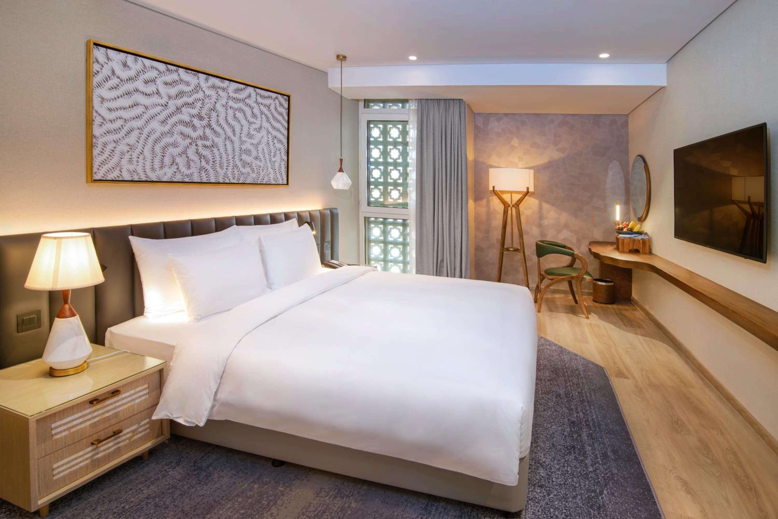 Superior Room Including Complimentary access to Surf Pool, Adventure Park, Wave Pool and Lazy River photo 3