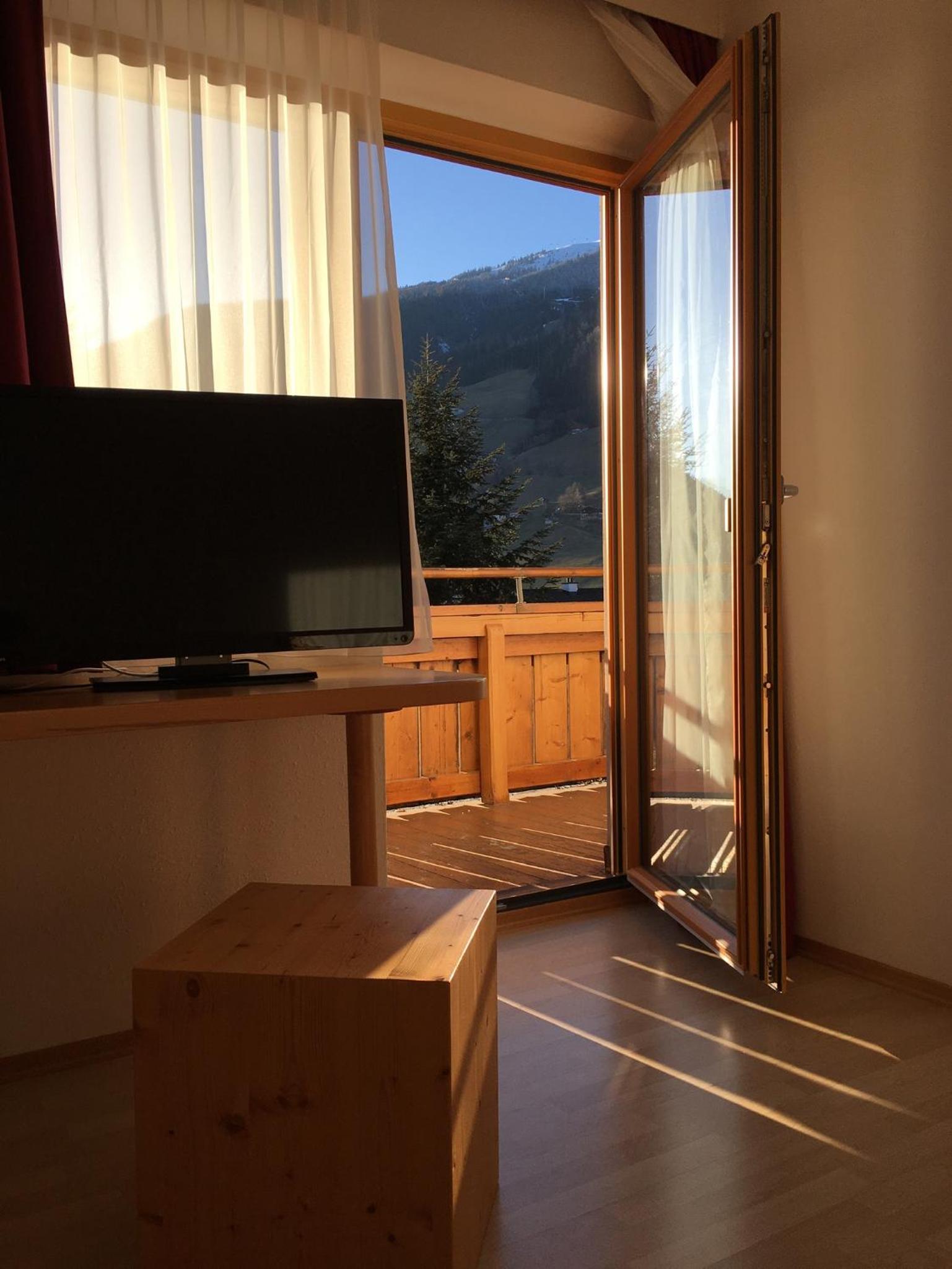 Single Room with Balcony photo 3