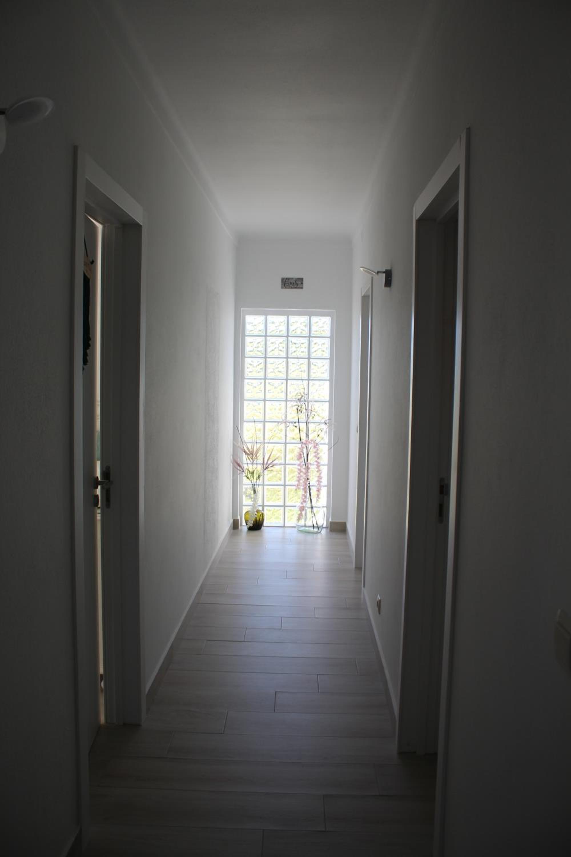 Five-Bedroom House photo 2