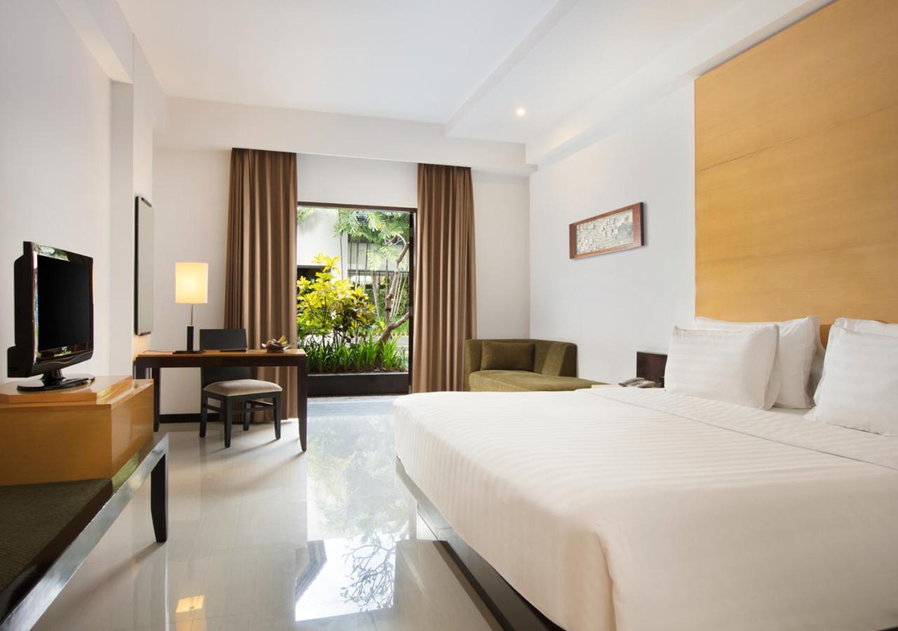 Premier King Room With Pool Access